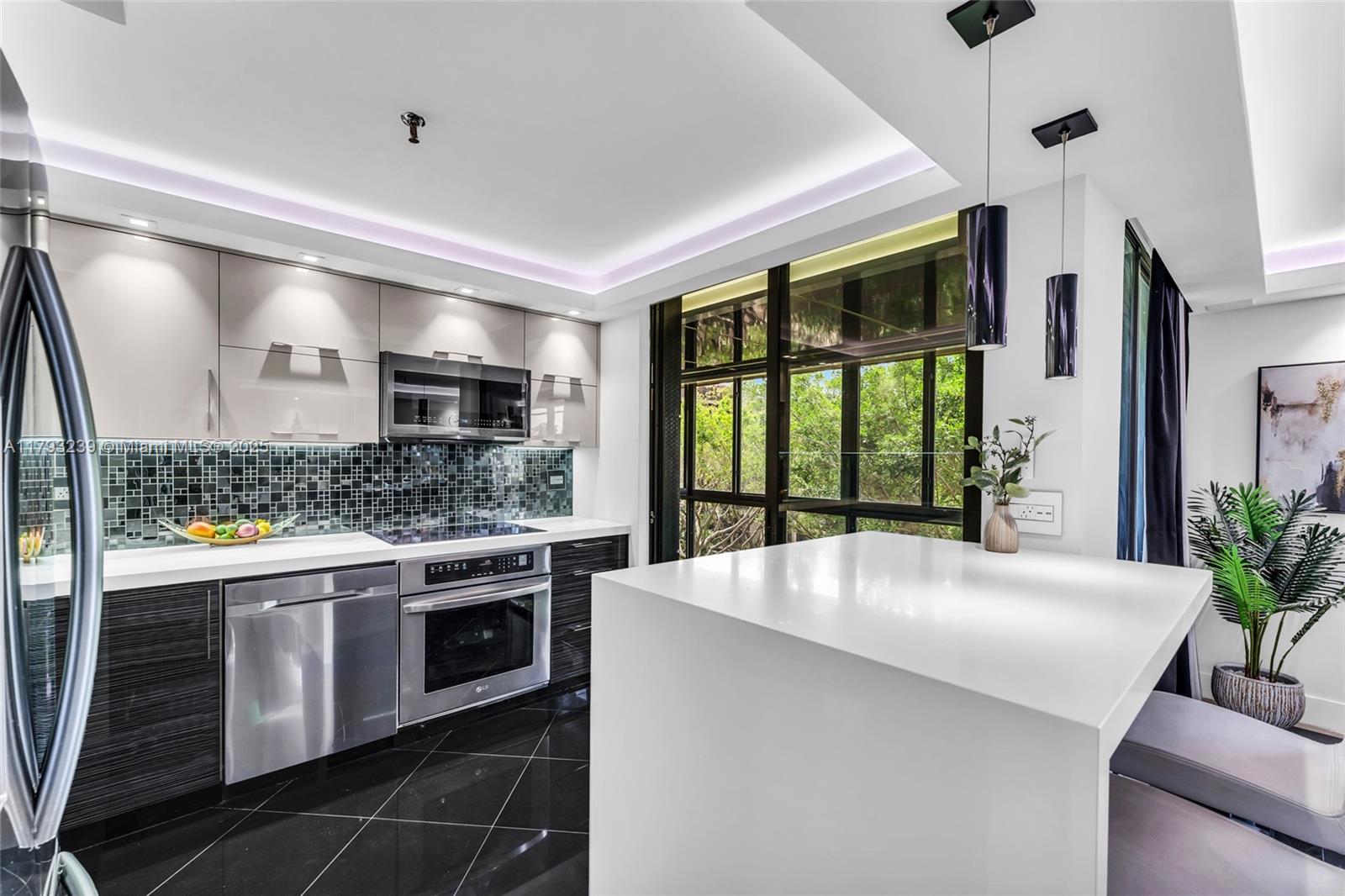 COCO WOOD CONDO - Residential