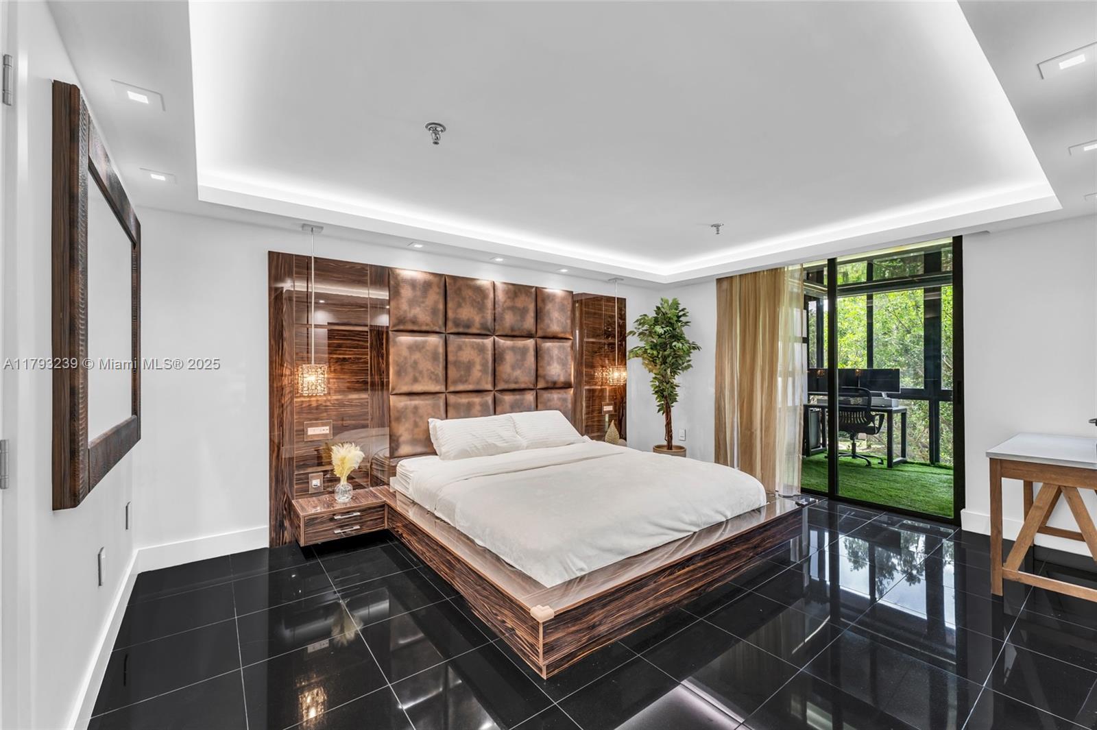 COCO WOOD CONDO - Residential