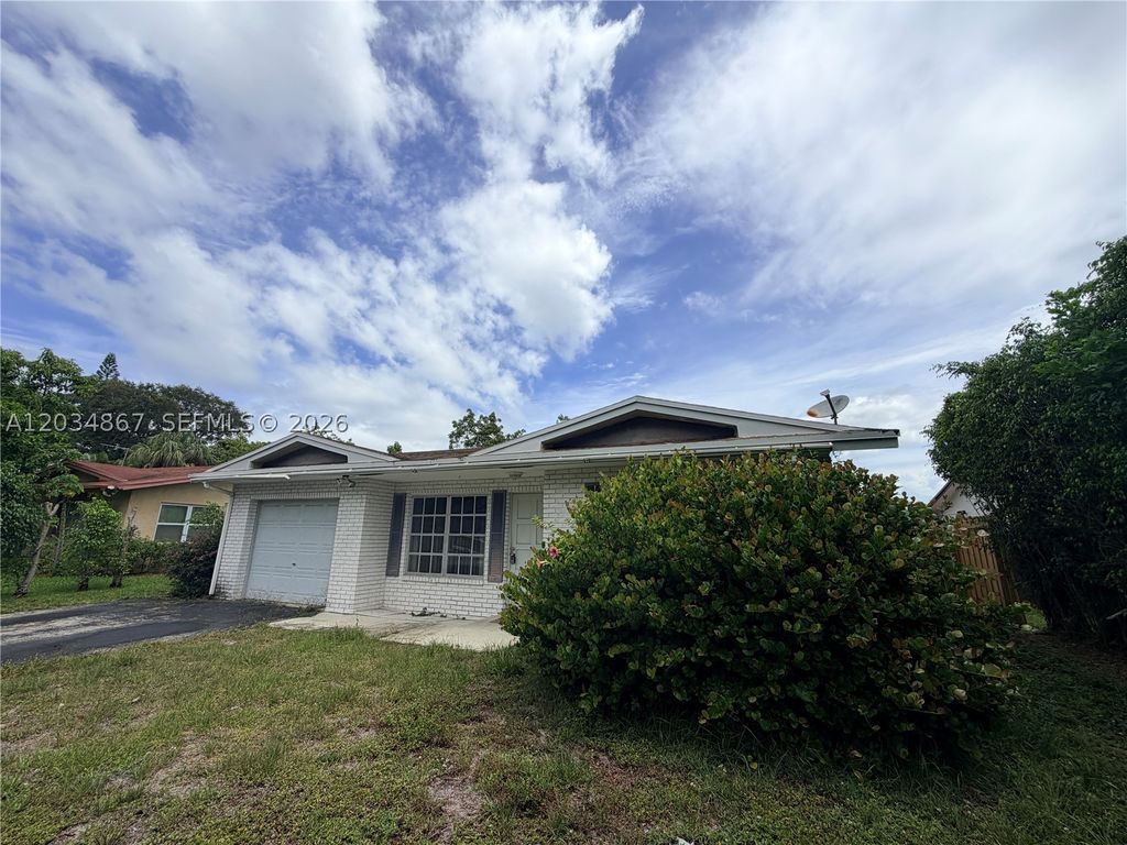 Photo of 3301 NW 63rd St, Fort Lauderdale, FL 33309 (MLS # A12034867)