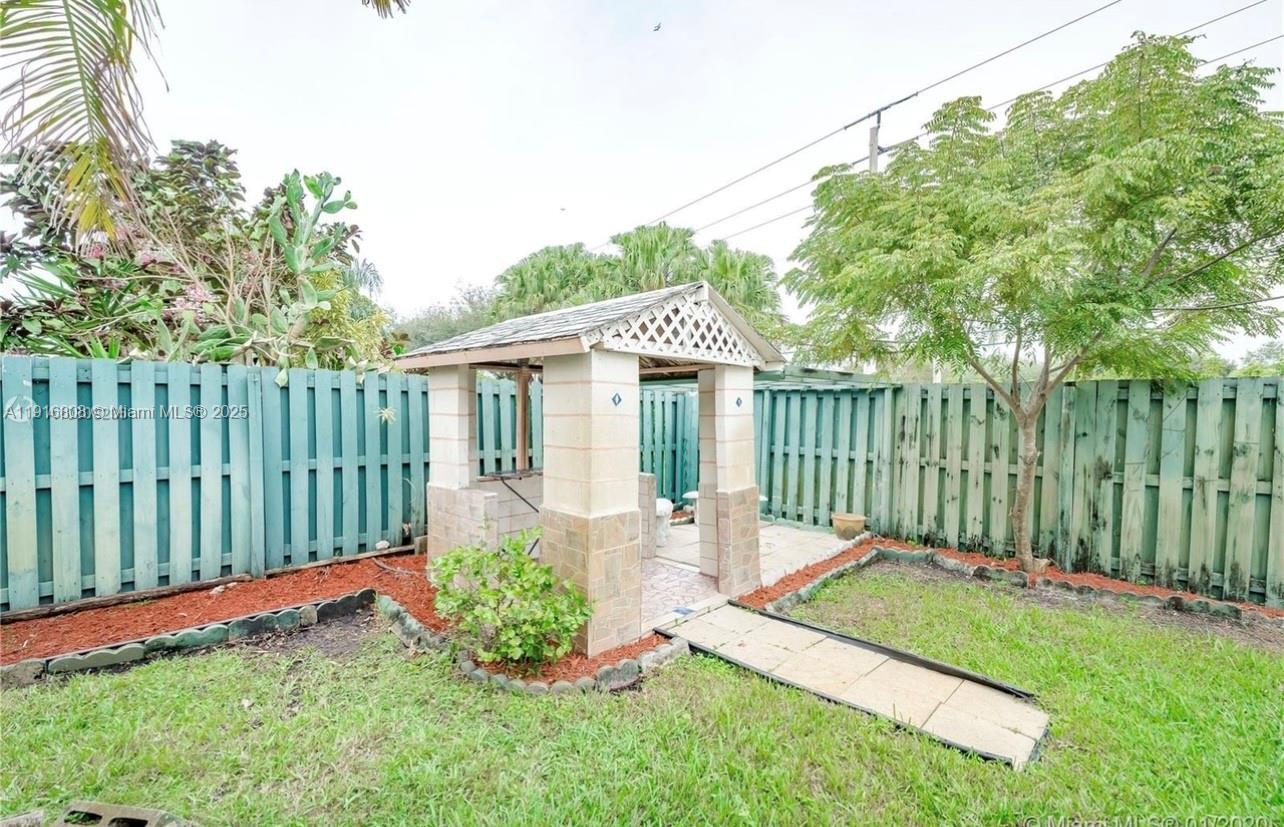 CRYSTAL POINTE - Residential Lease