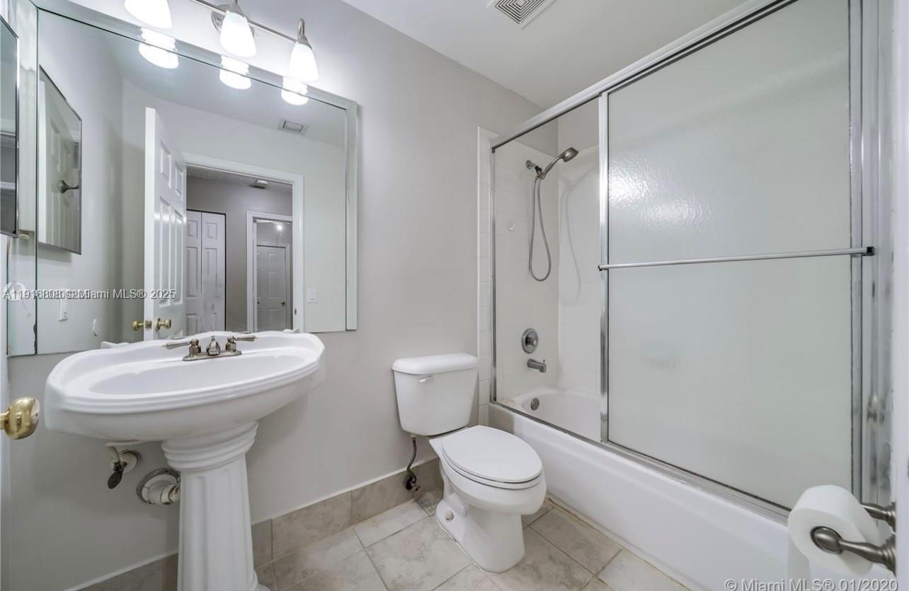 CRYSTAL POINTE - Residential Lease