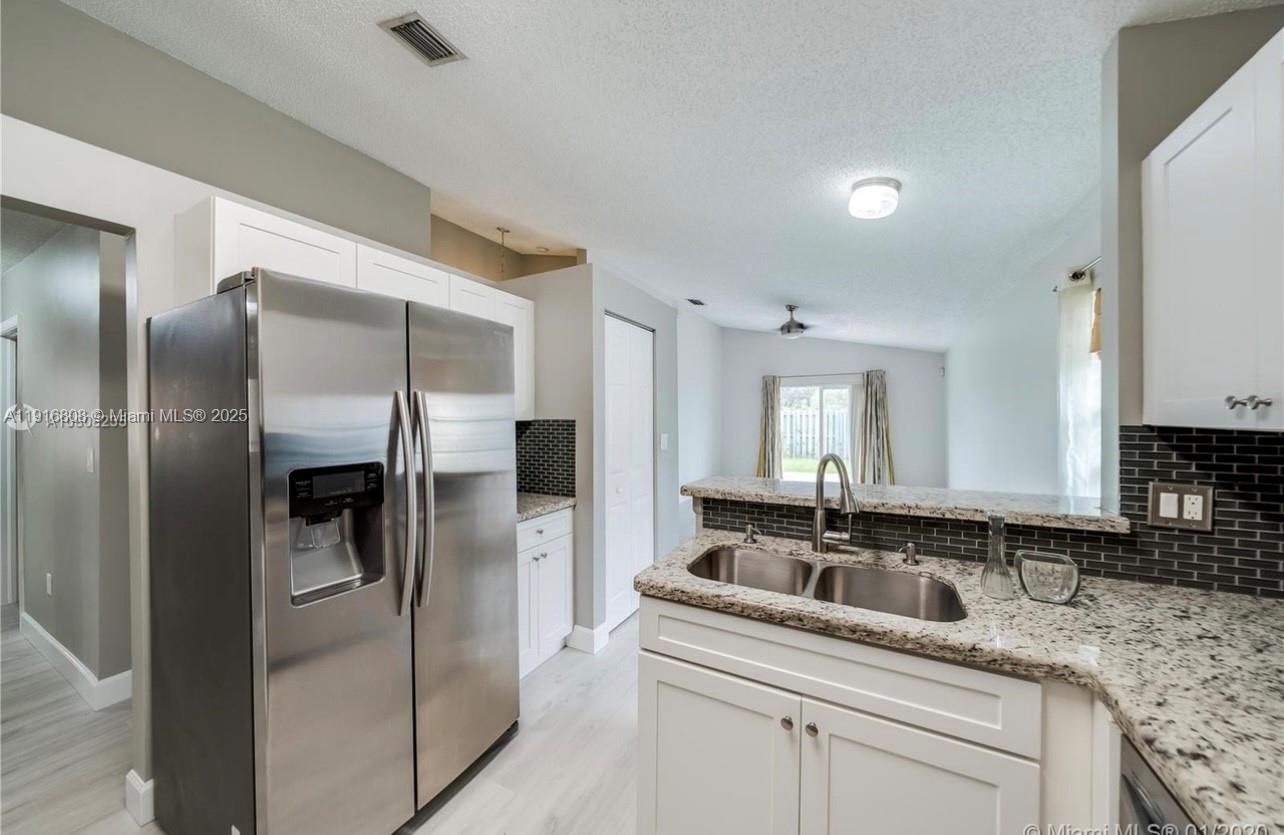 CRYSTAL POINTE - Residential Lease