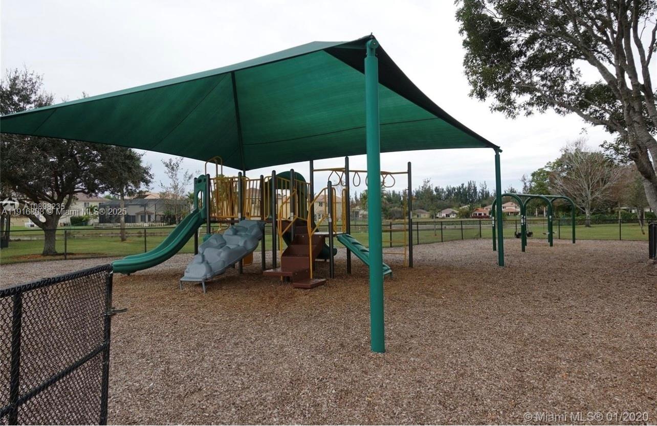 CRYSTAL POINTE - Residential Lease