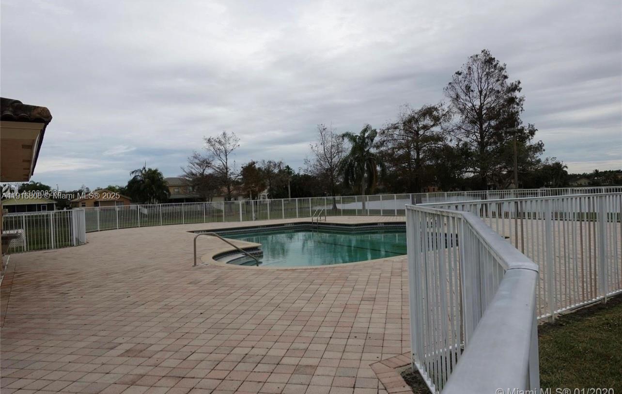 CRYSTAL POINTE - Residential Lease