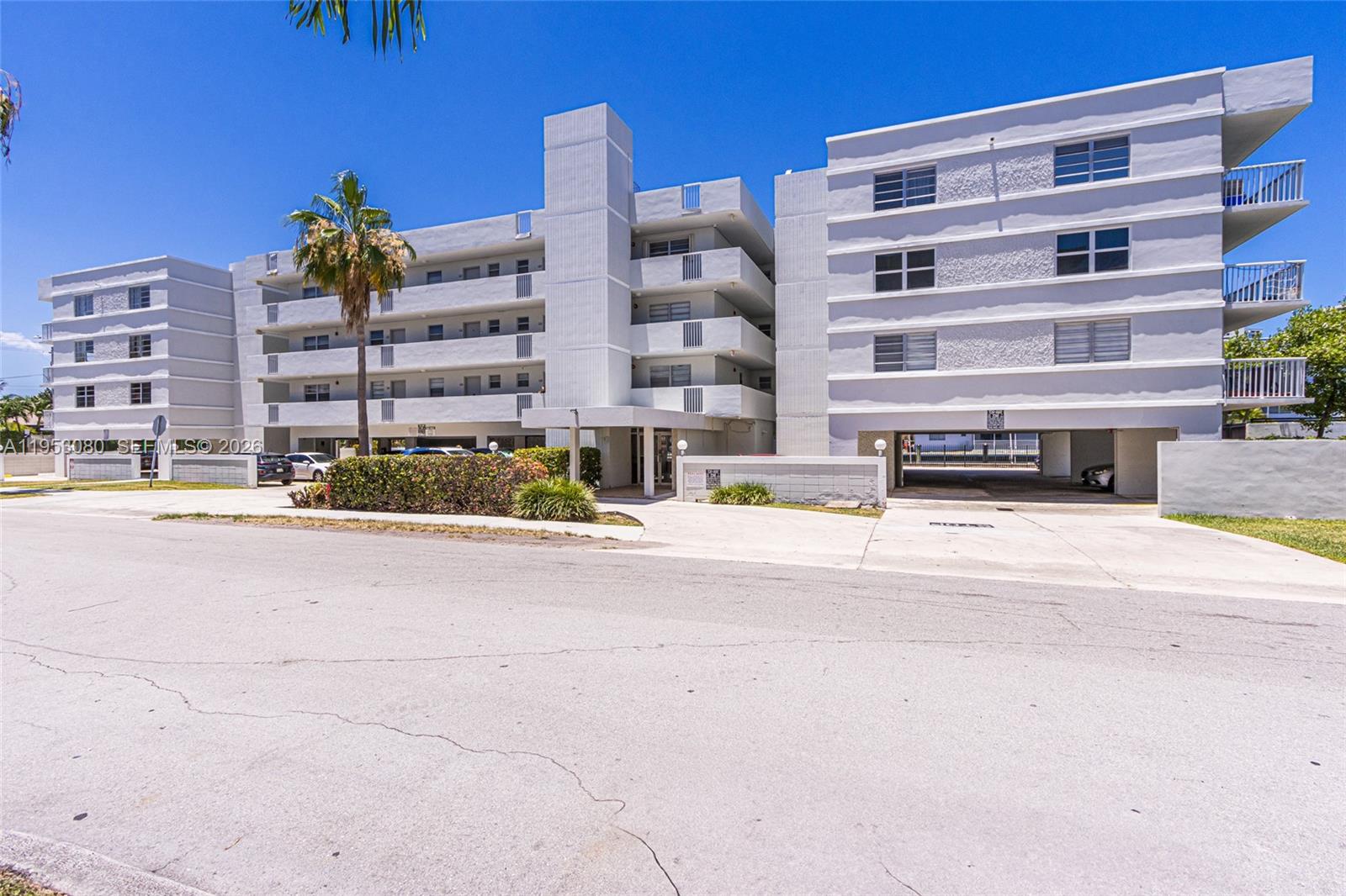 SUNSHORES CONDO - Residential