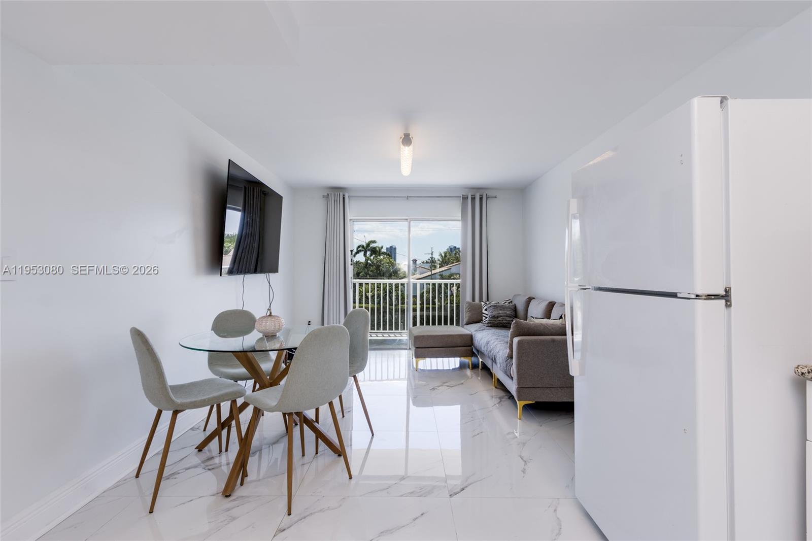 SUNSHORES CONDO - Residential