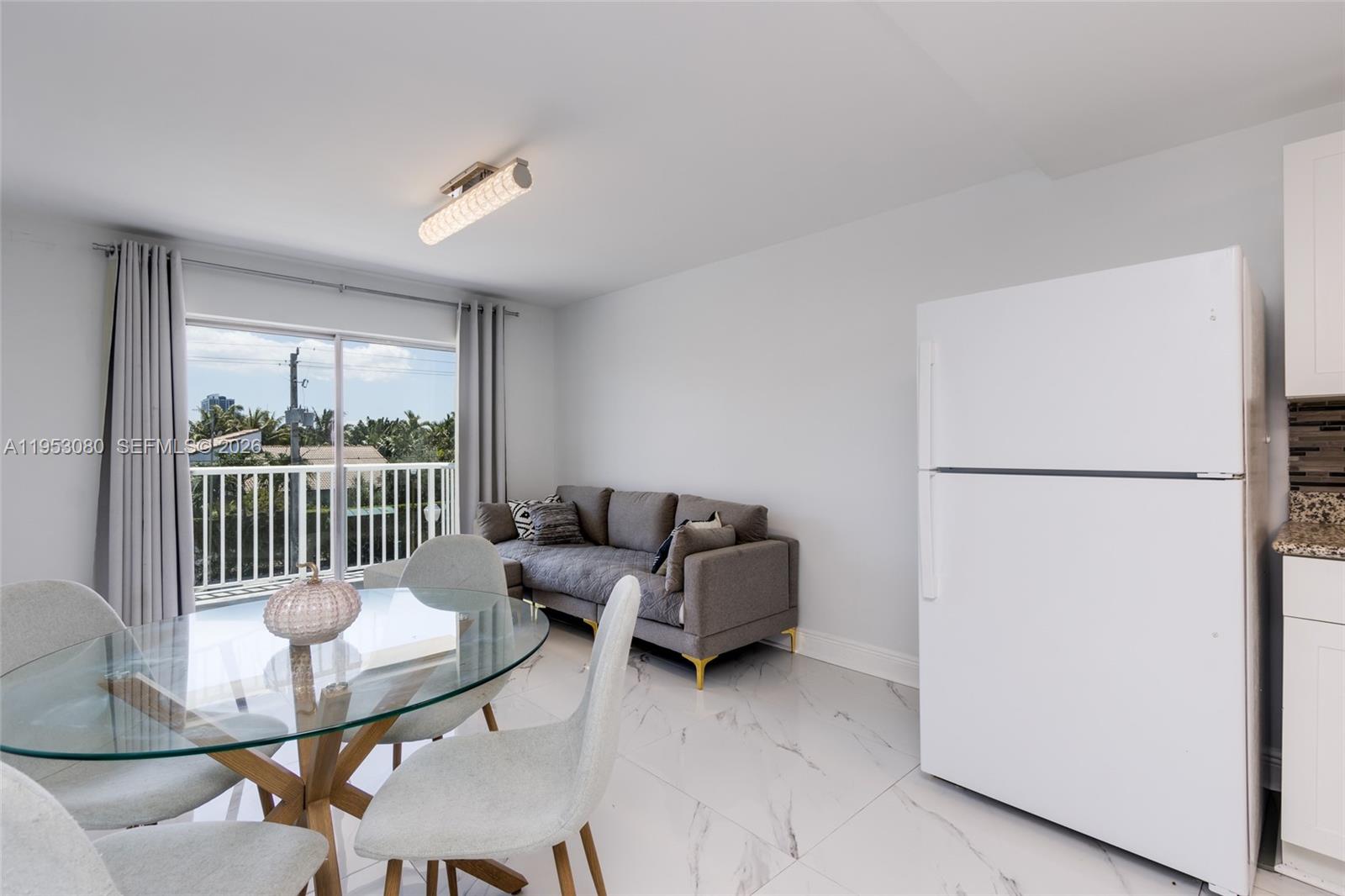 SUNSHORES CONDO - Residential