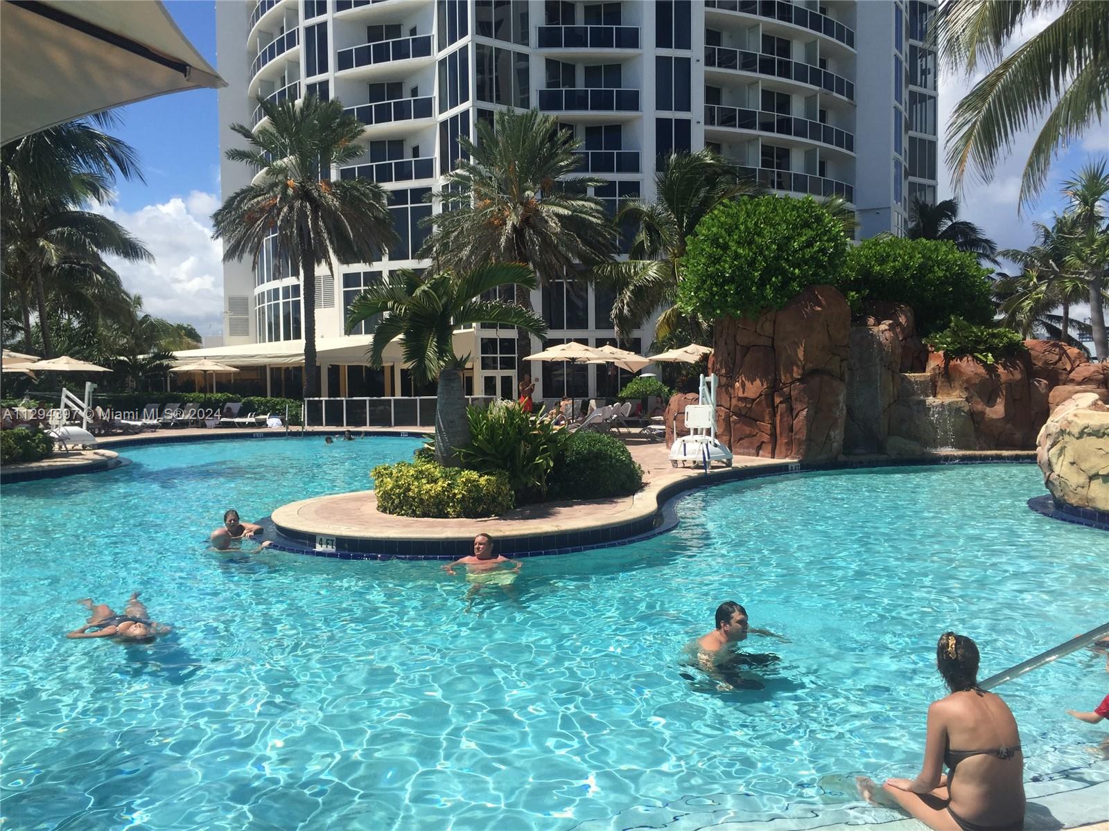 TRUMP INTERNATIONAL SONES - Residential