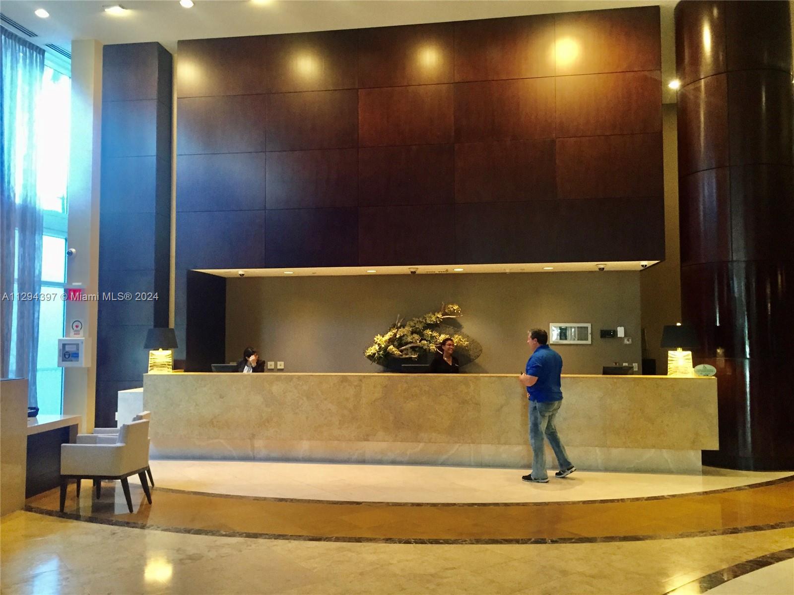 TRUMP INTERNATIONAL SONES - Residential