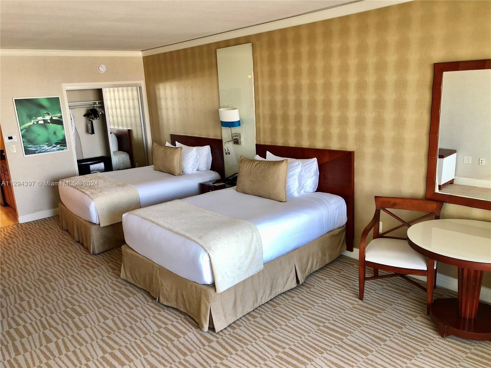 TRUMP INTERNATIONAL SONES - Residential