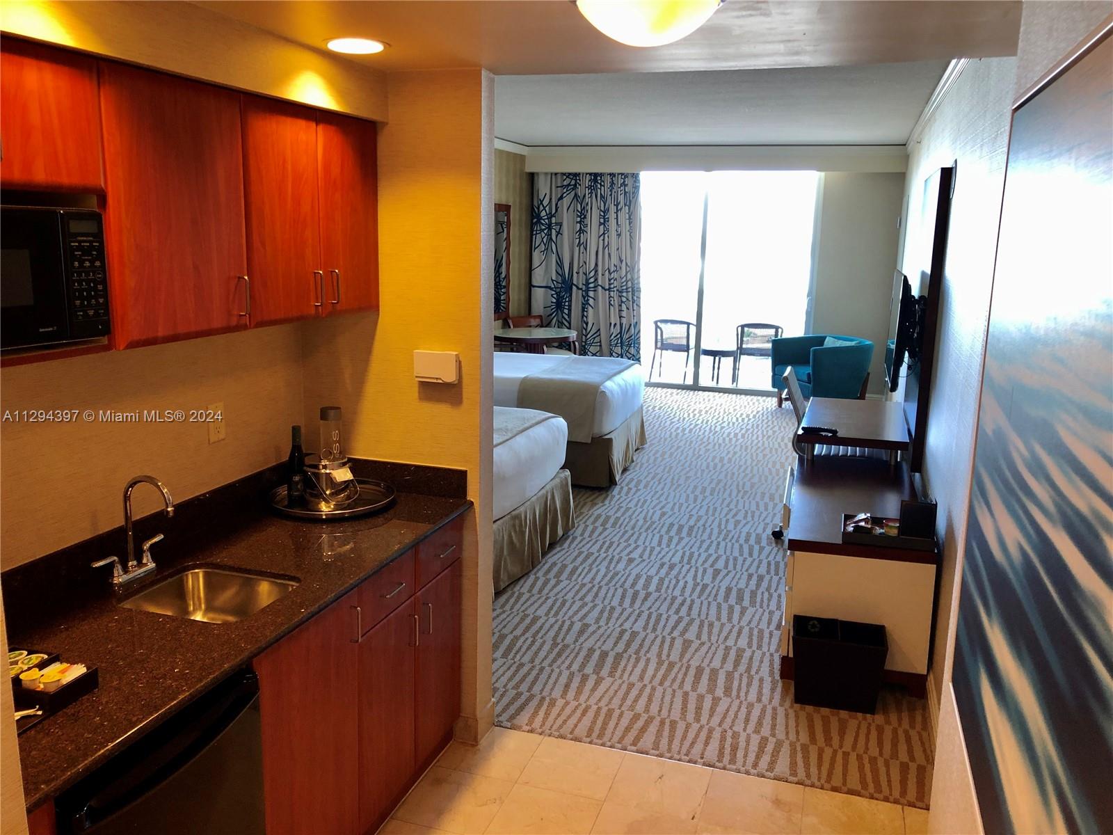 TRUMP INTERNATIONAL SONES - Residential