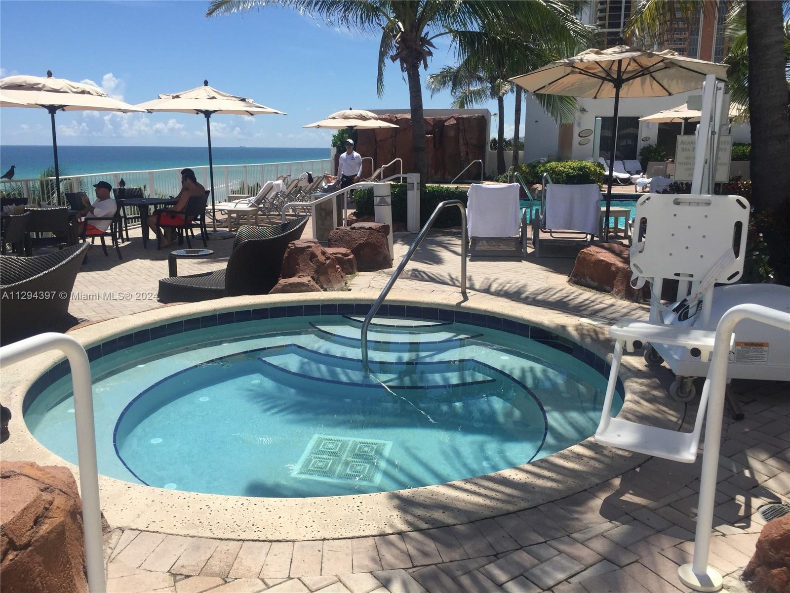 TRUMP INTERNATIONAL SONES - Residential