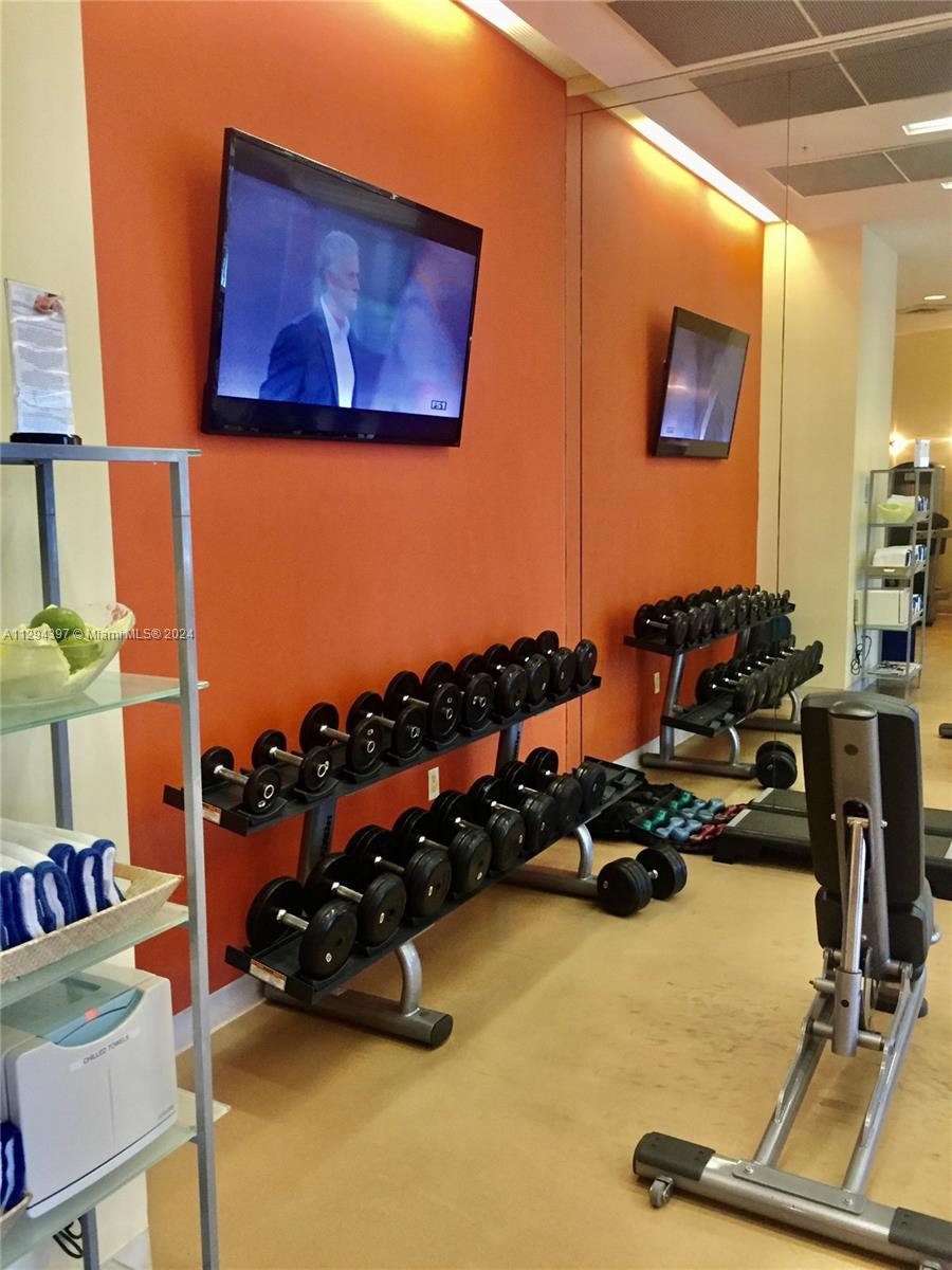 TRUMP INTERNATIONAL SONES - Residential