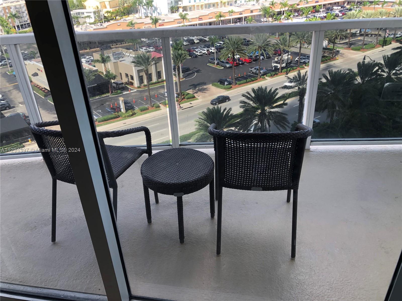 TRUMP INTERNATIONAL SONES - Residential