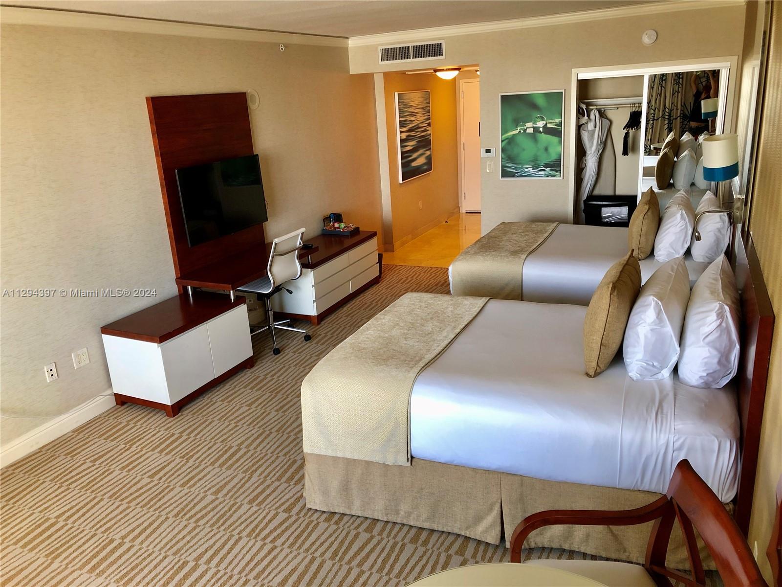 TRUMP INTERNATIONAL SONES - Residential