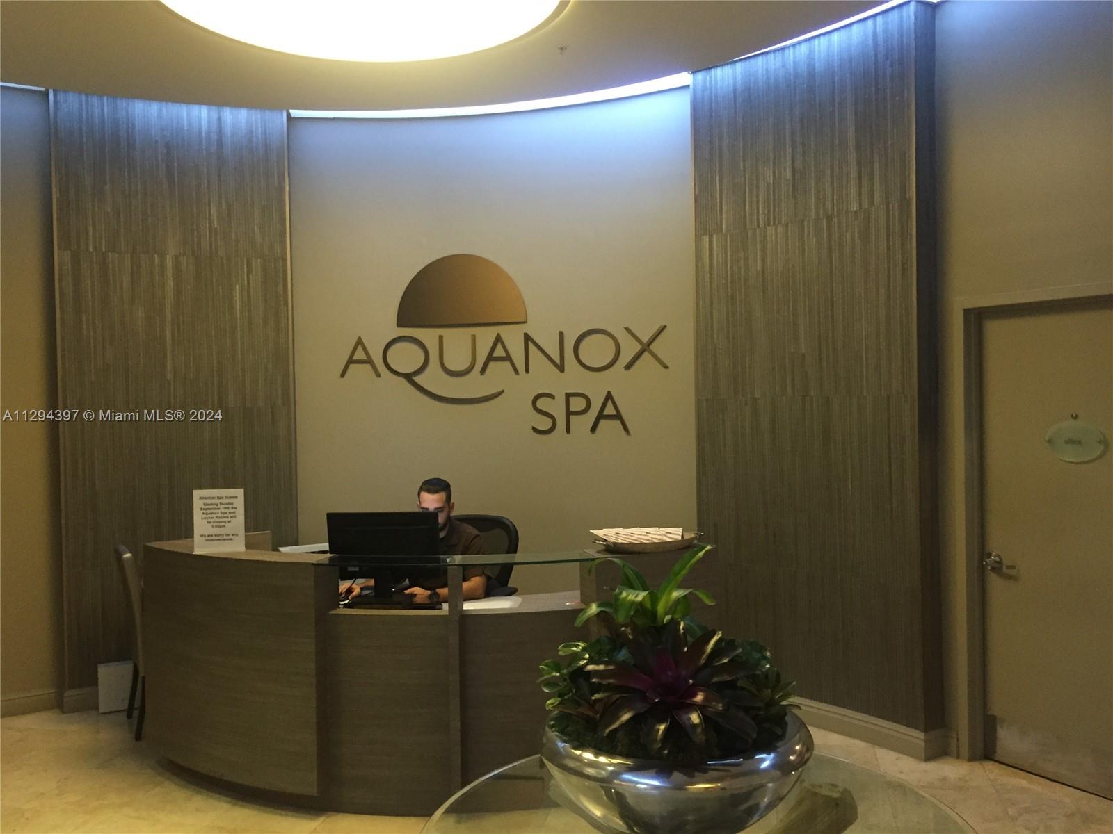 TRUMP INTERNATIONAL SONES - Residential