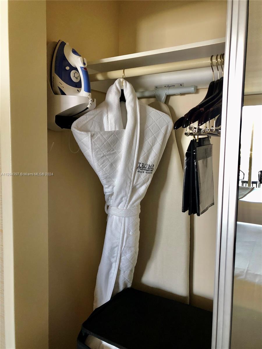 TRUMP INTERNATIONAL SONES - Residential