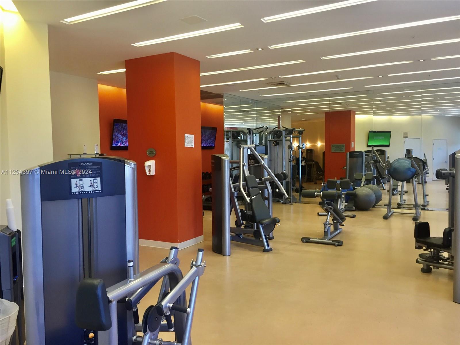 TRUMP INTERNATIONAL SONES - Residential