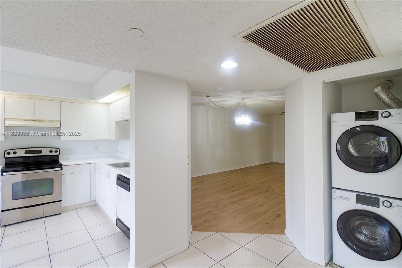 571 SW 142nd Ave 209O