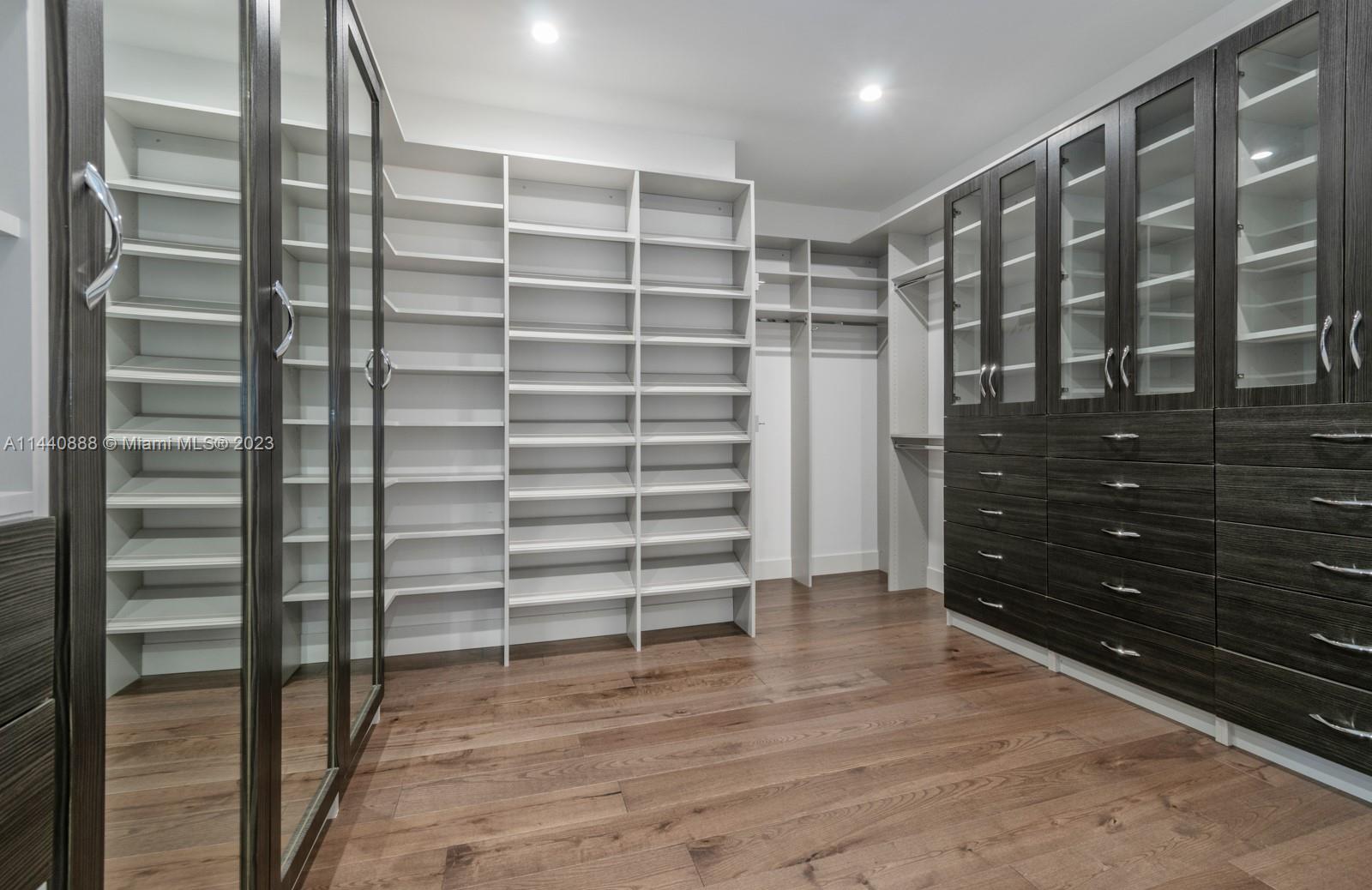 RIO VISTA C J HECTORS RES - Residential