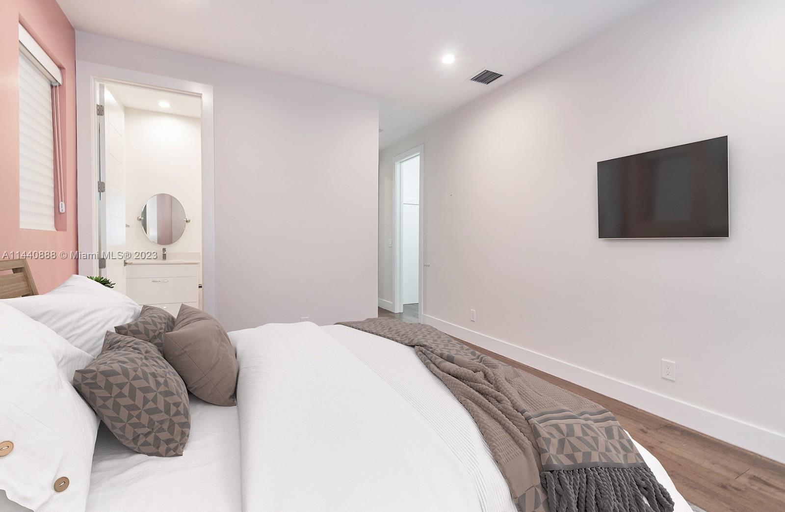 RIO VISTA C J HECTORS RES - Residential