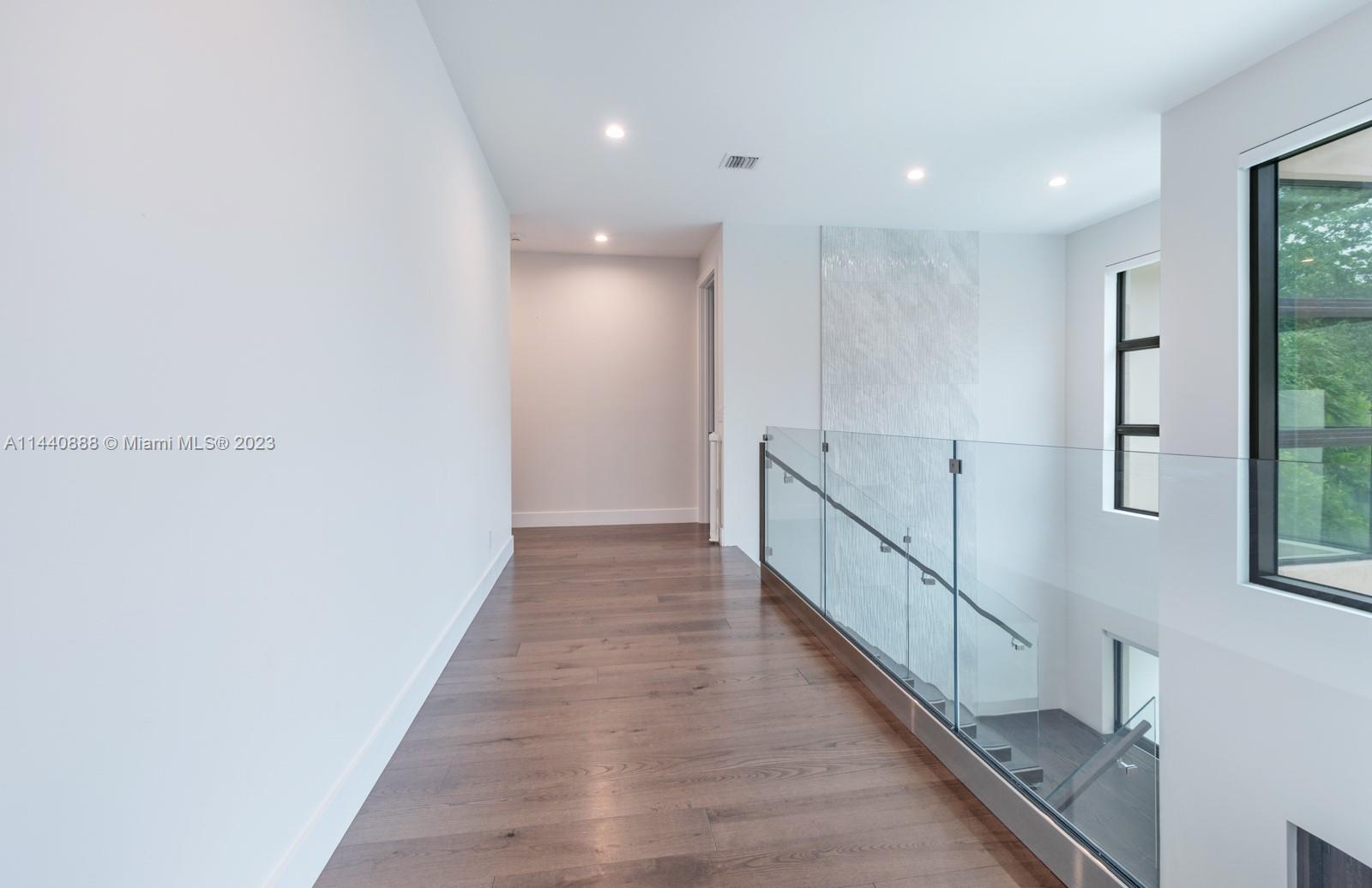 RIO VISTA C J HECTORS RES - Residential