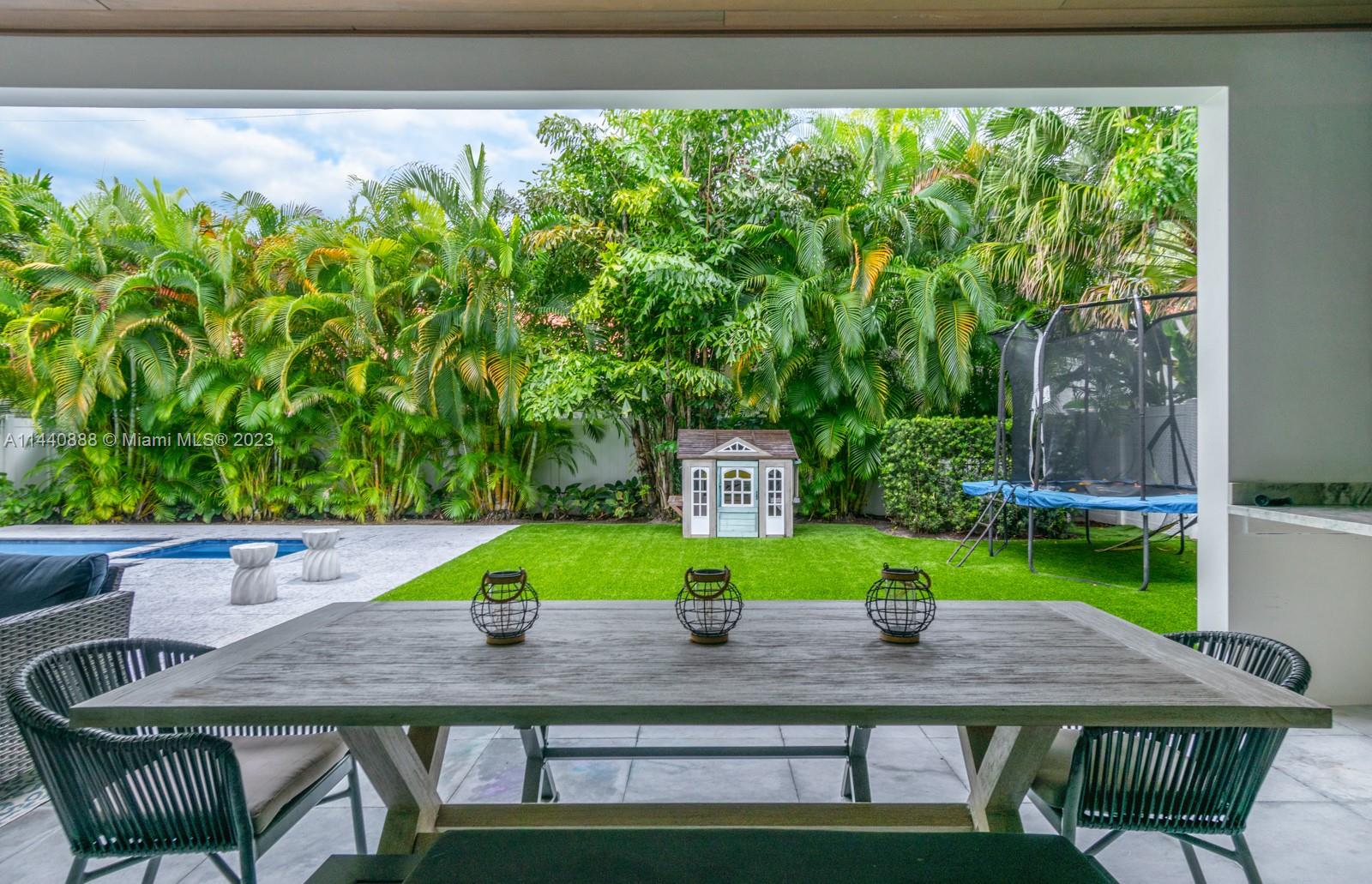 RIO VISTA C J HECTORS RES - Residential