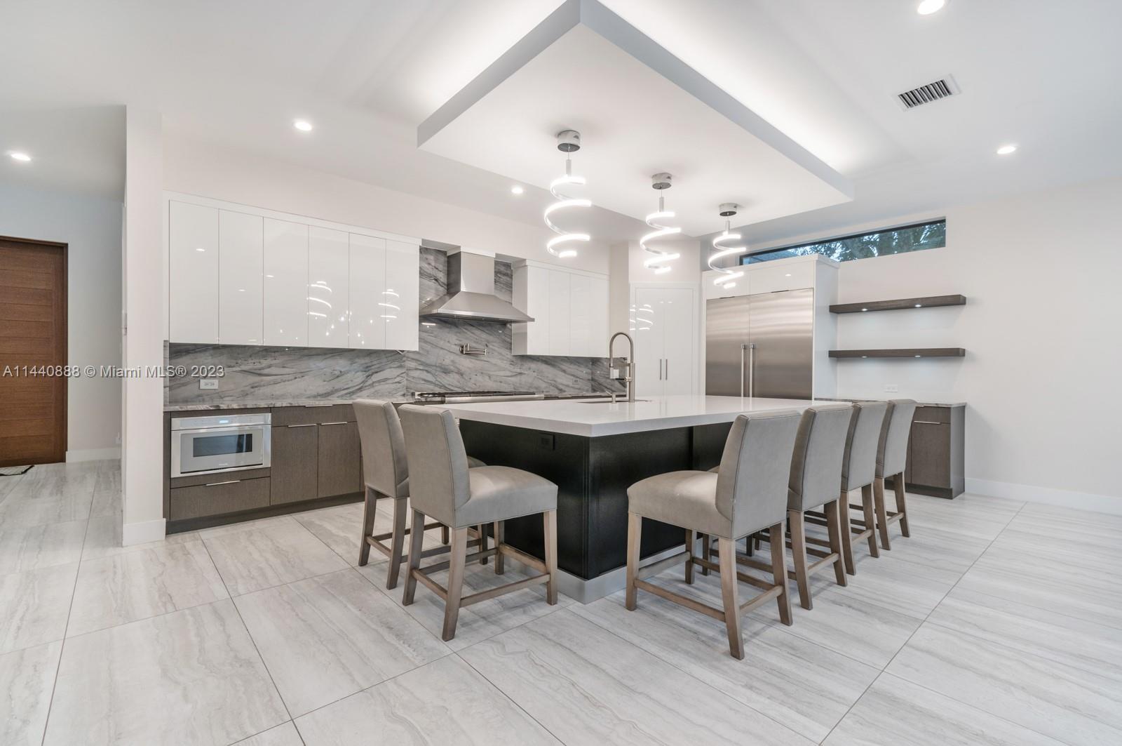 RIO VISTA C J HECTORS RES - Residential