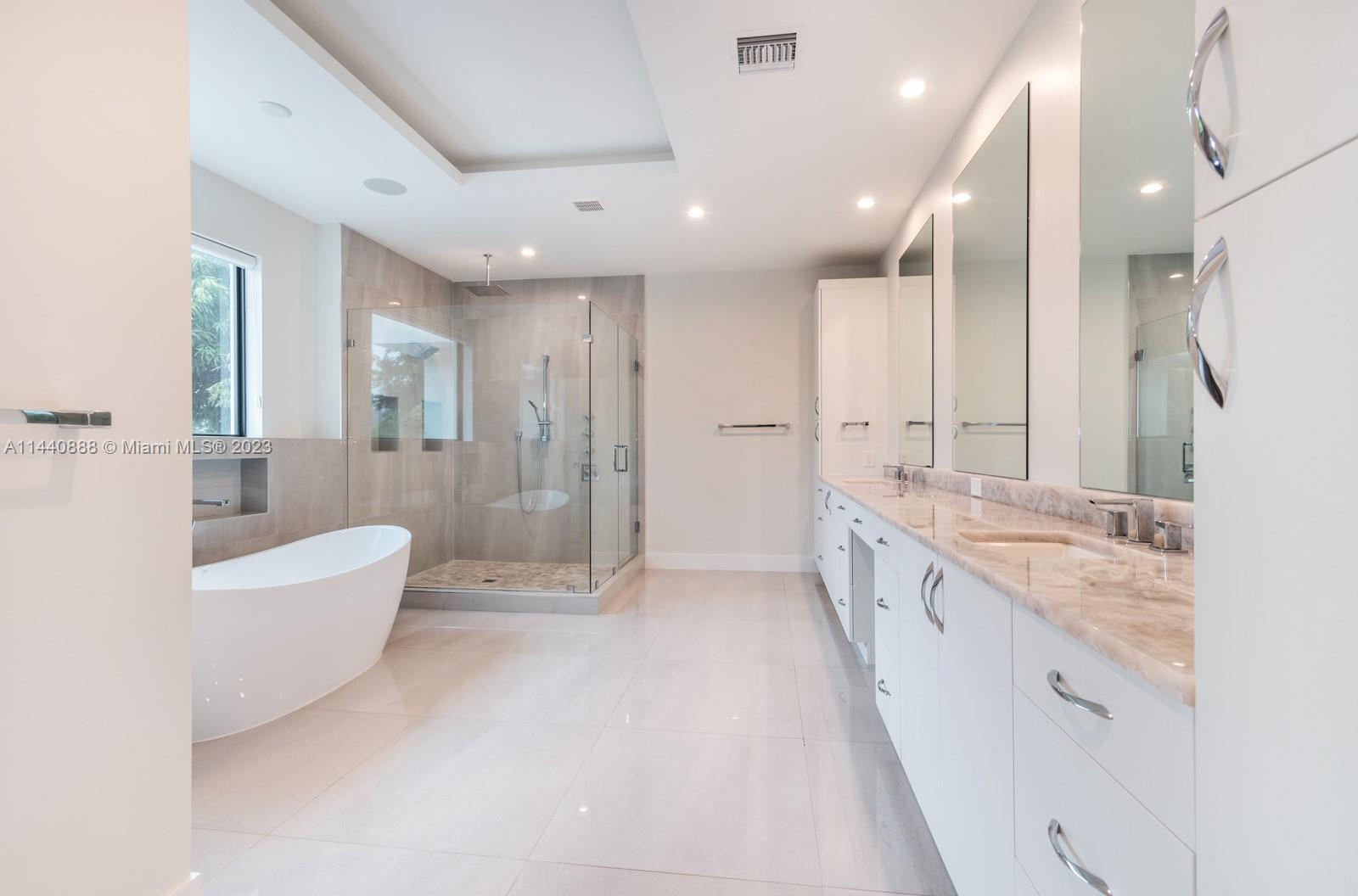 RIO VISTA C J HECTORS RES - Residential