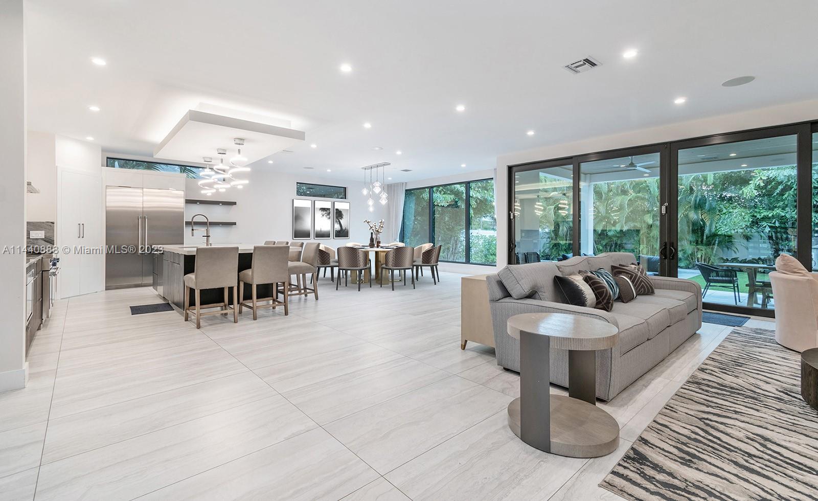 RIO VISTA C J HECTORS RES - Residential