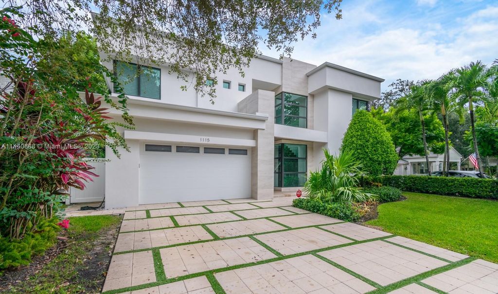 Photo of 1115 SE 7th St, Fort Lauderdale, FL 33301 (MLS # A11440888)