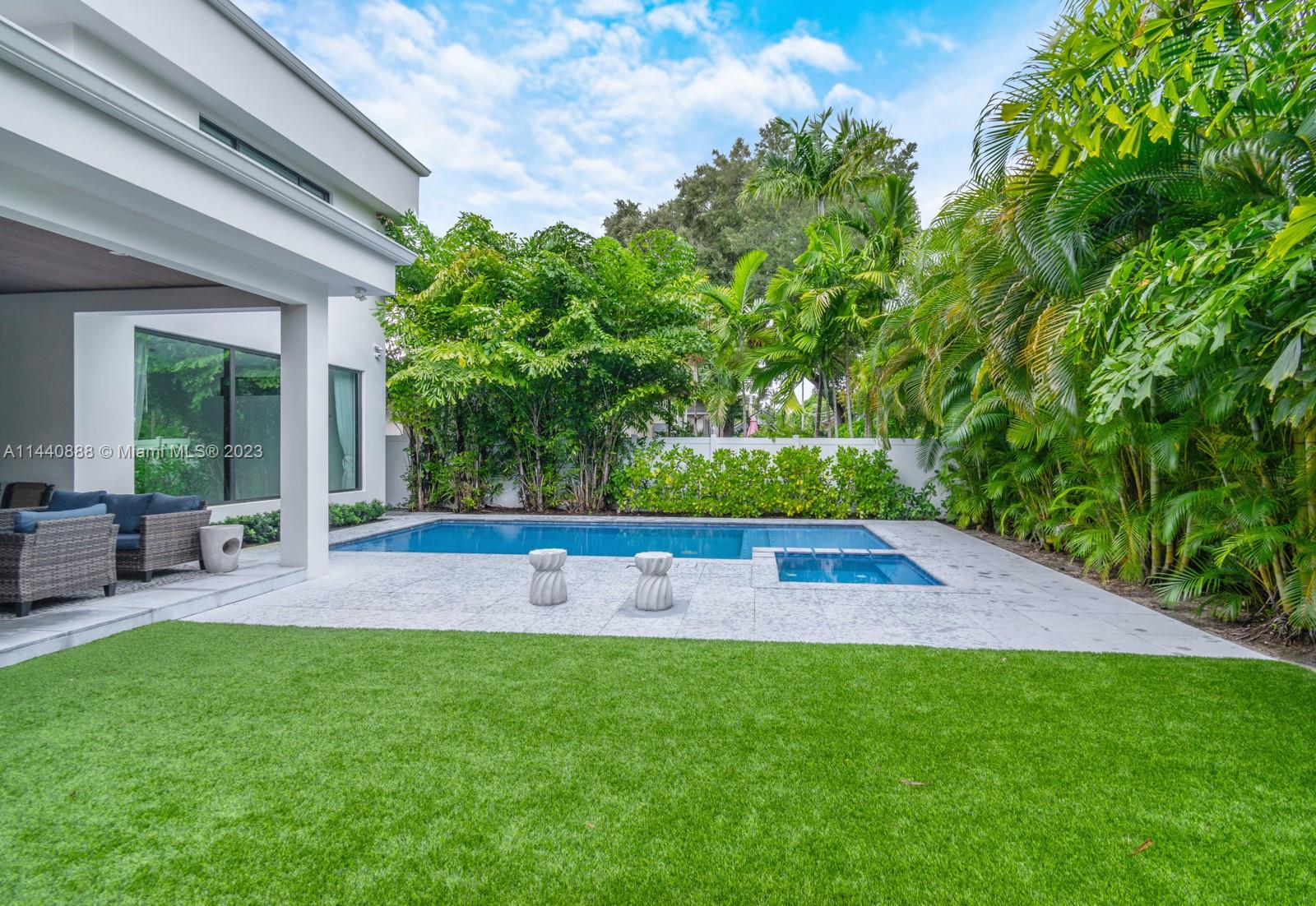 RIO VISTA C J HECTORS RES - Residential