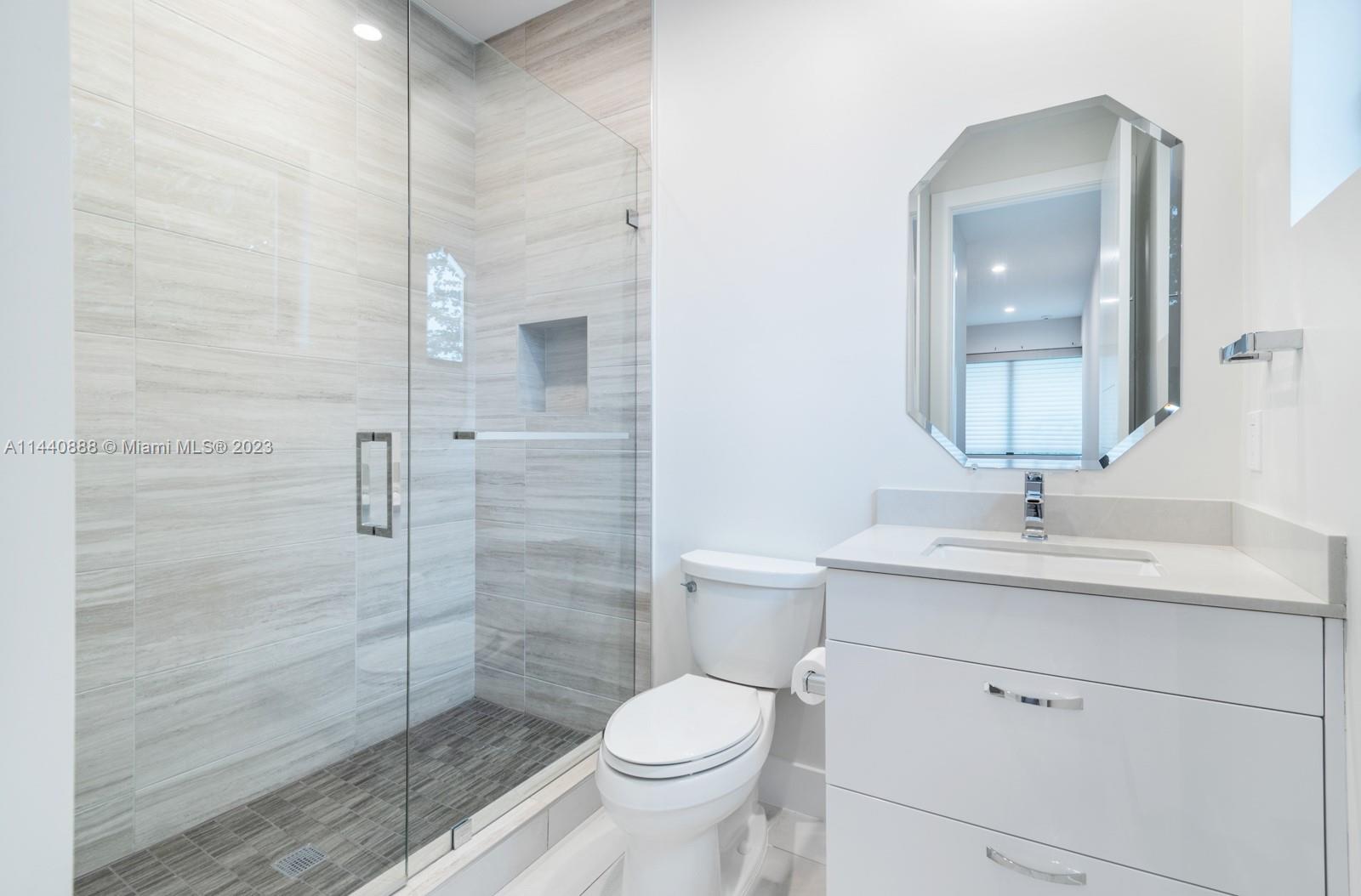 RIO VISTA C J HECTORS RES - Residential