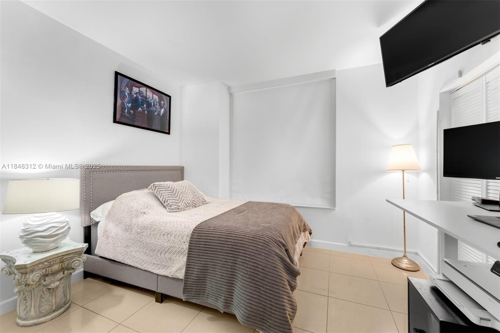 THE PLAZA 851 BRICKELL CO - Residential