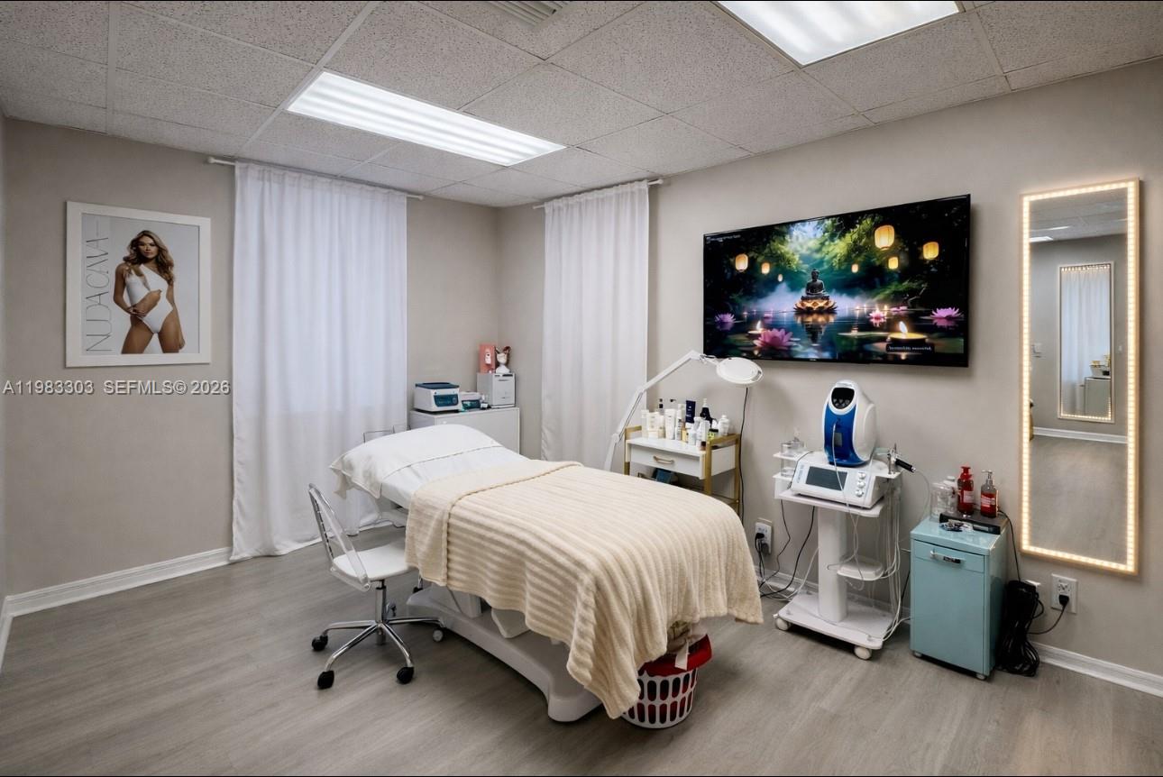 2100 E Hallandale Beach Blvd