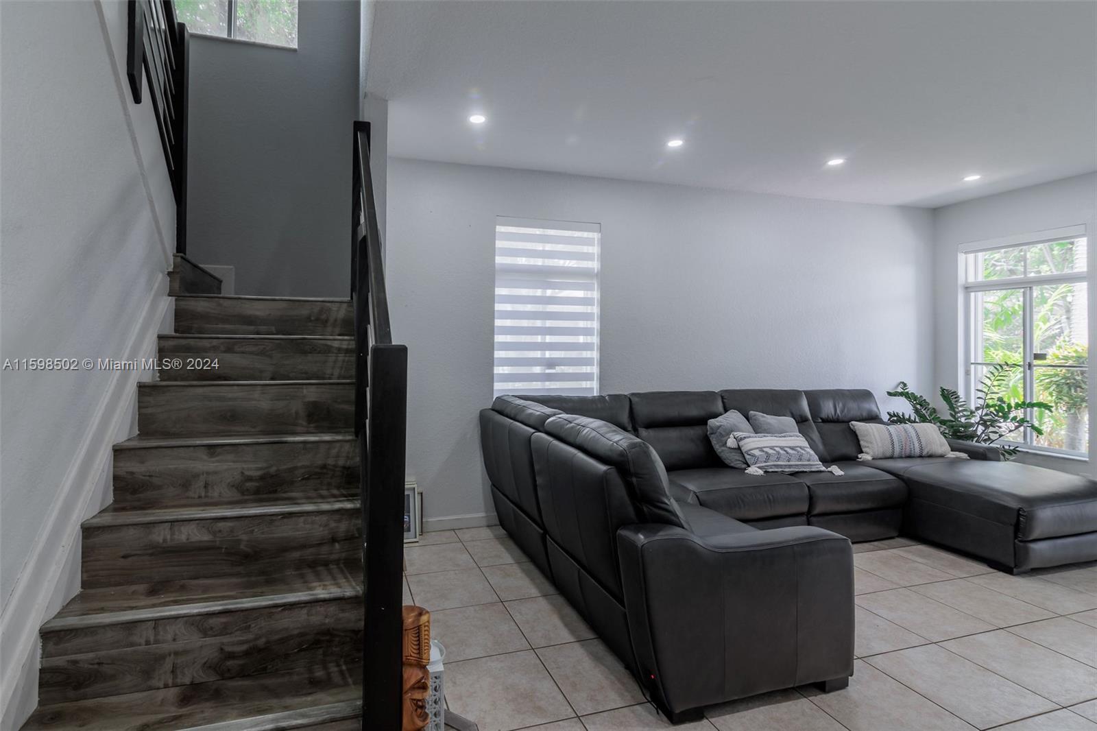 DORAL NORTHEAST TOWNHOMES - Residential