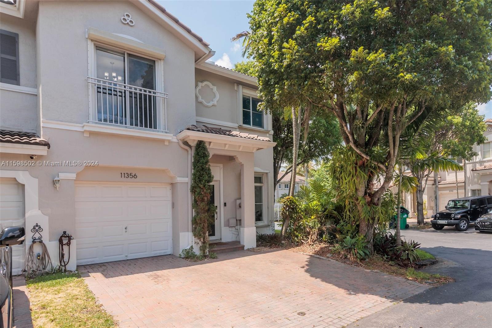 DORAL NORTHEAST TOWNHOMES - Residential