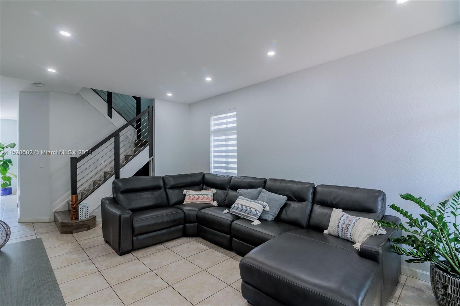 DORAL NORTHEAST TOWNHOMES - Residential