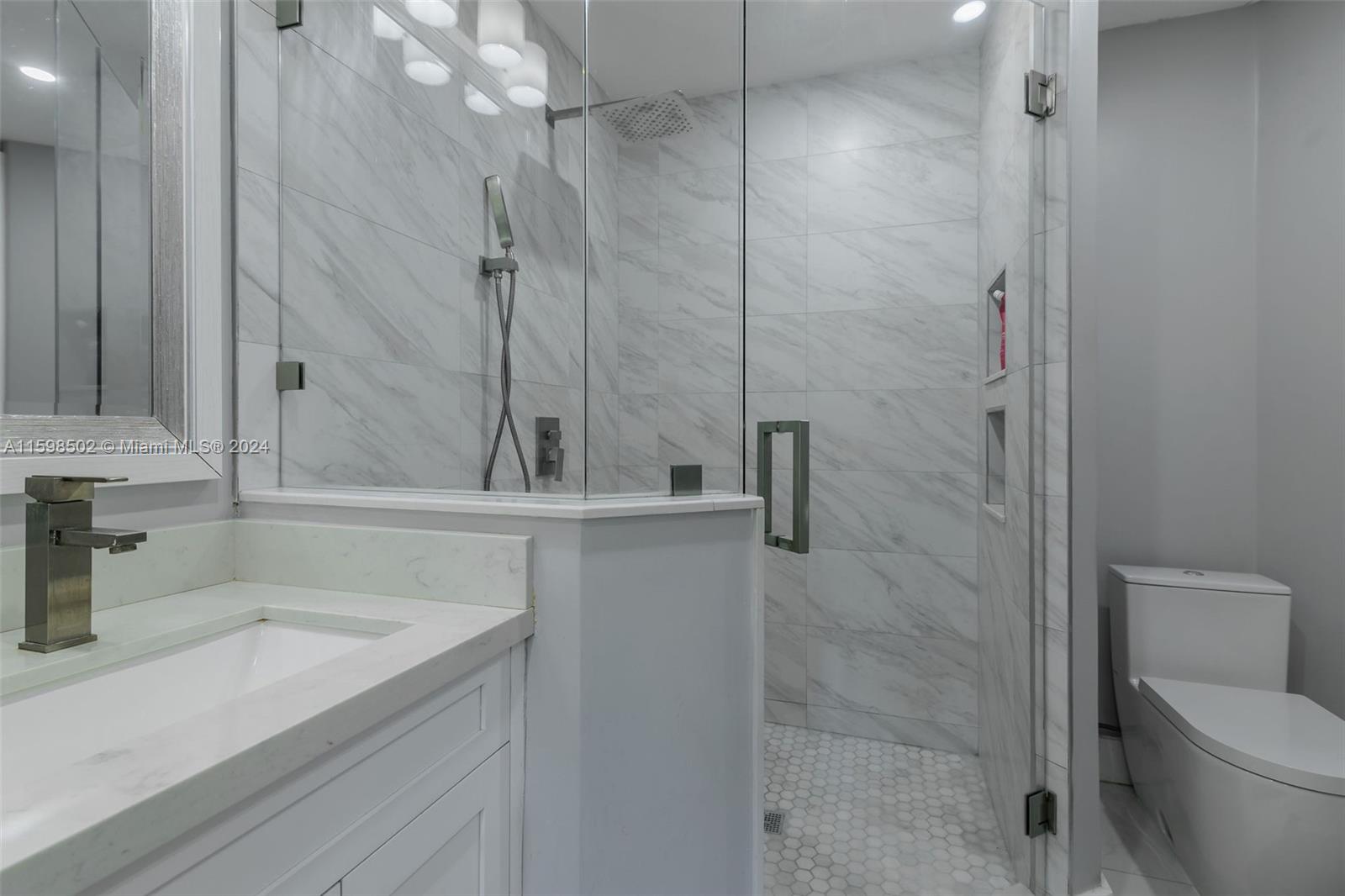 DORAL NORTHEAST TOWNHOMES - Residential
