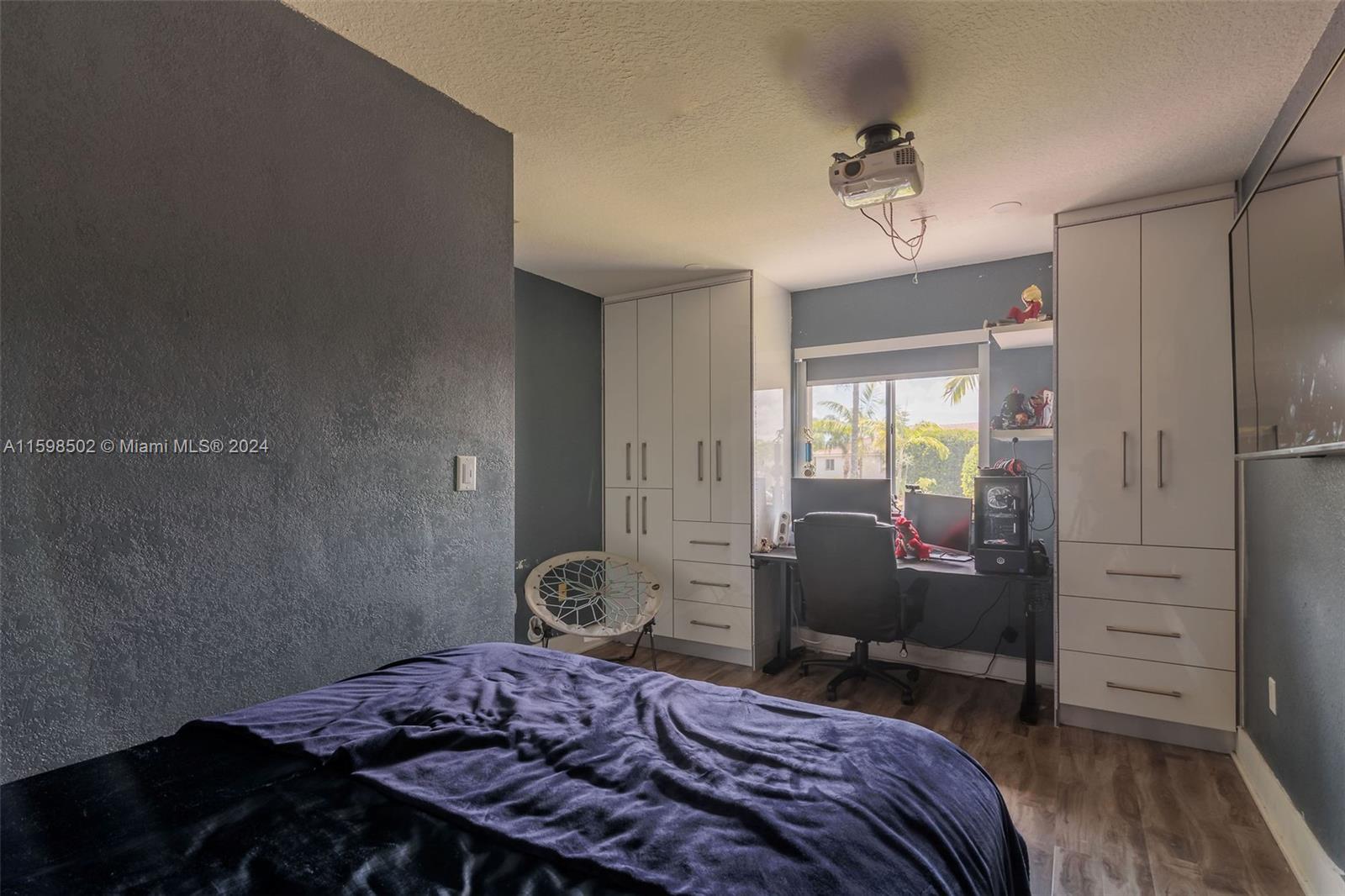 DORAL NORTHEAST TOWNHOMES - Residential