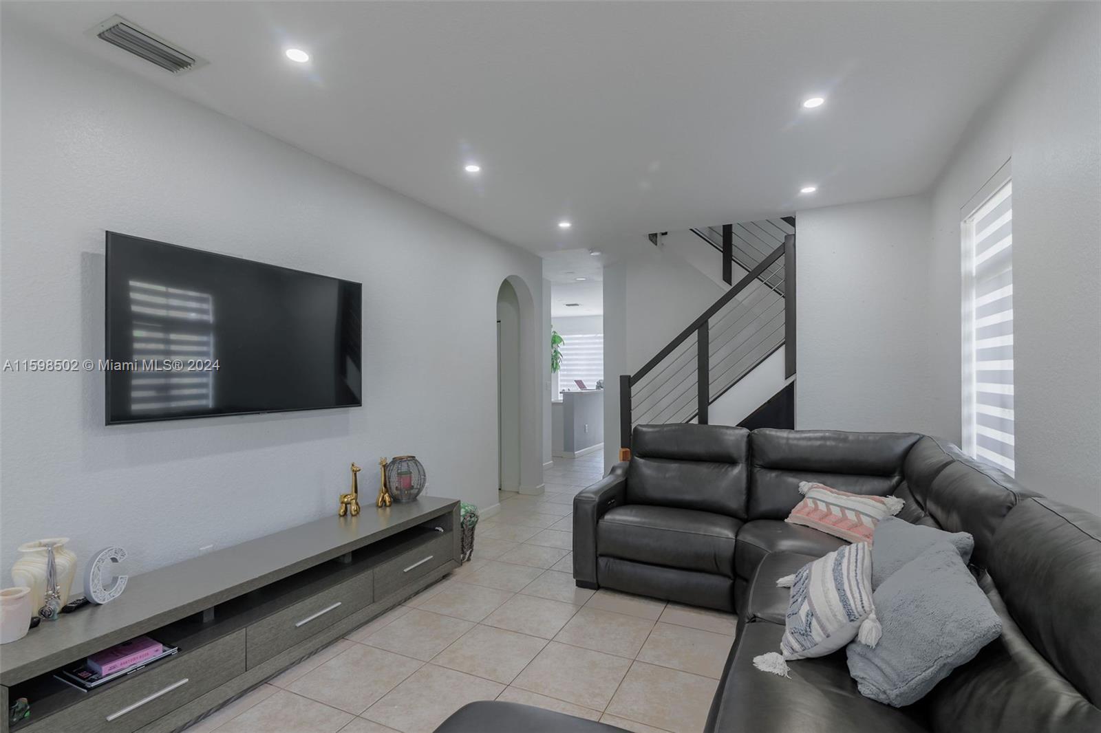 DORAL NORTHEAST TOWNHOMES - Residential