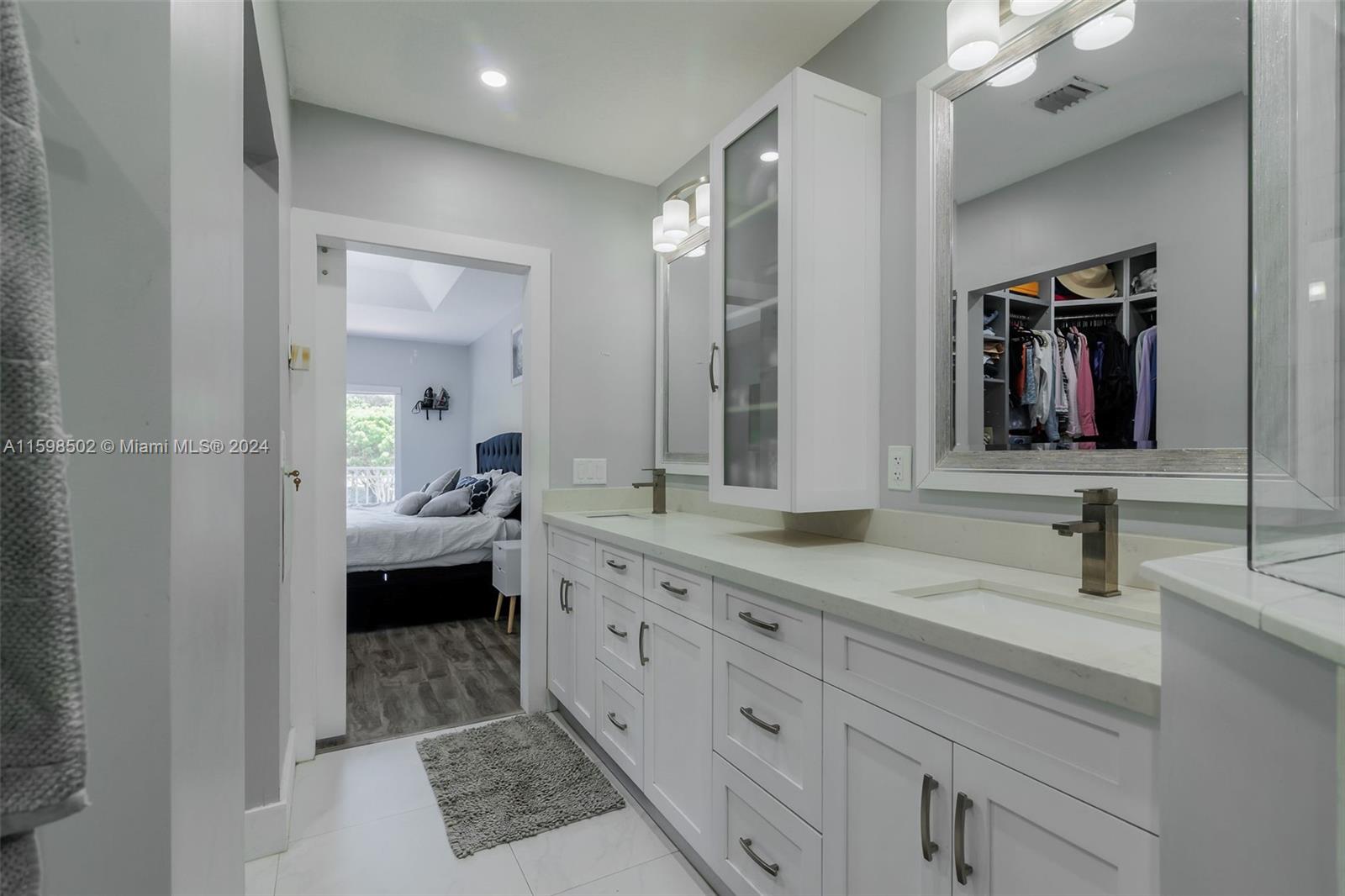 DORAL NORTHEAST TOWNHOMES - Residential