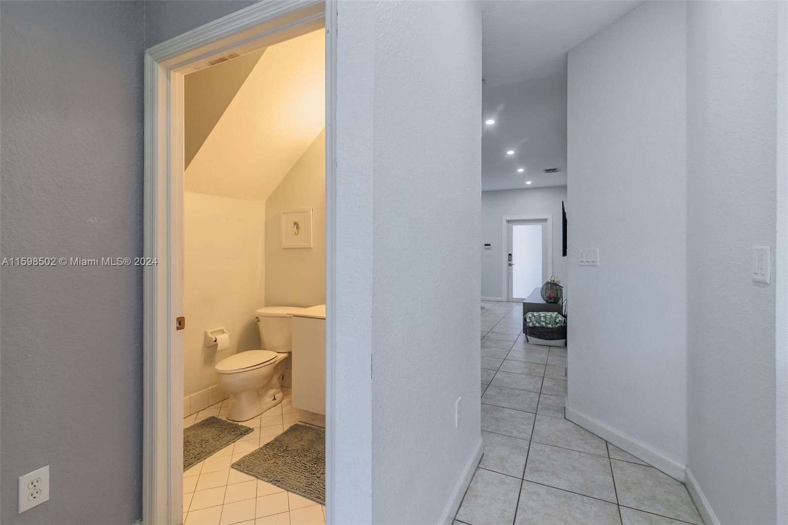 DORAL NORTHEAST TOWNHOMES - Residential