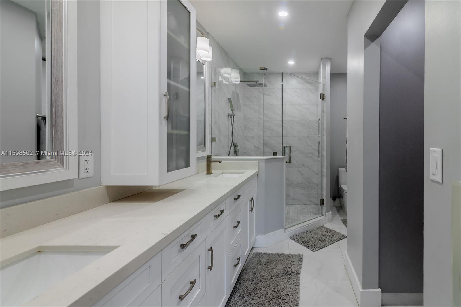 DORAL NORTHEAST TOWNHOMES - Residential