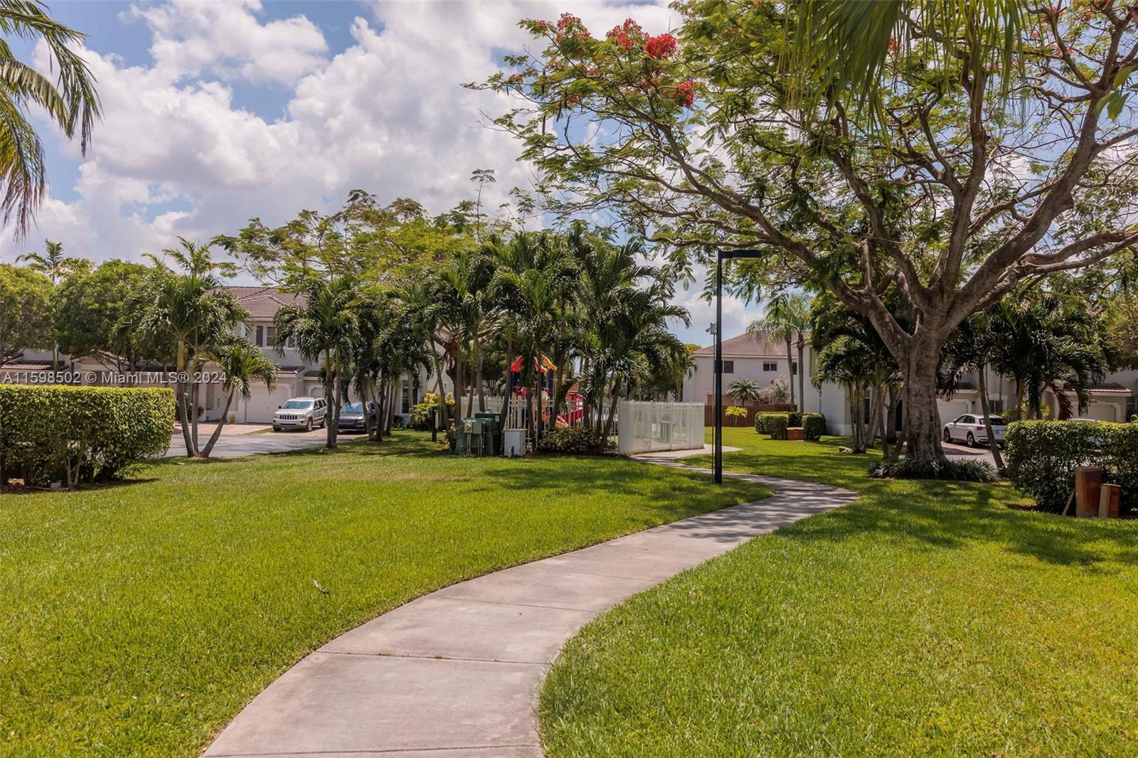 DORAL NORTHEAST TOWNHOMES - Residential