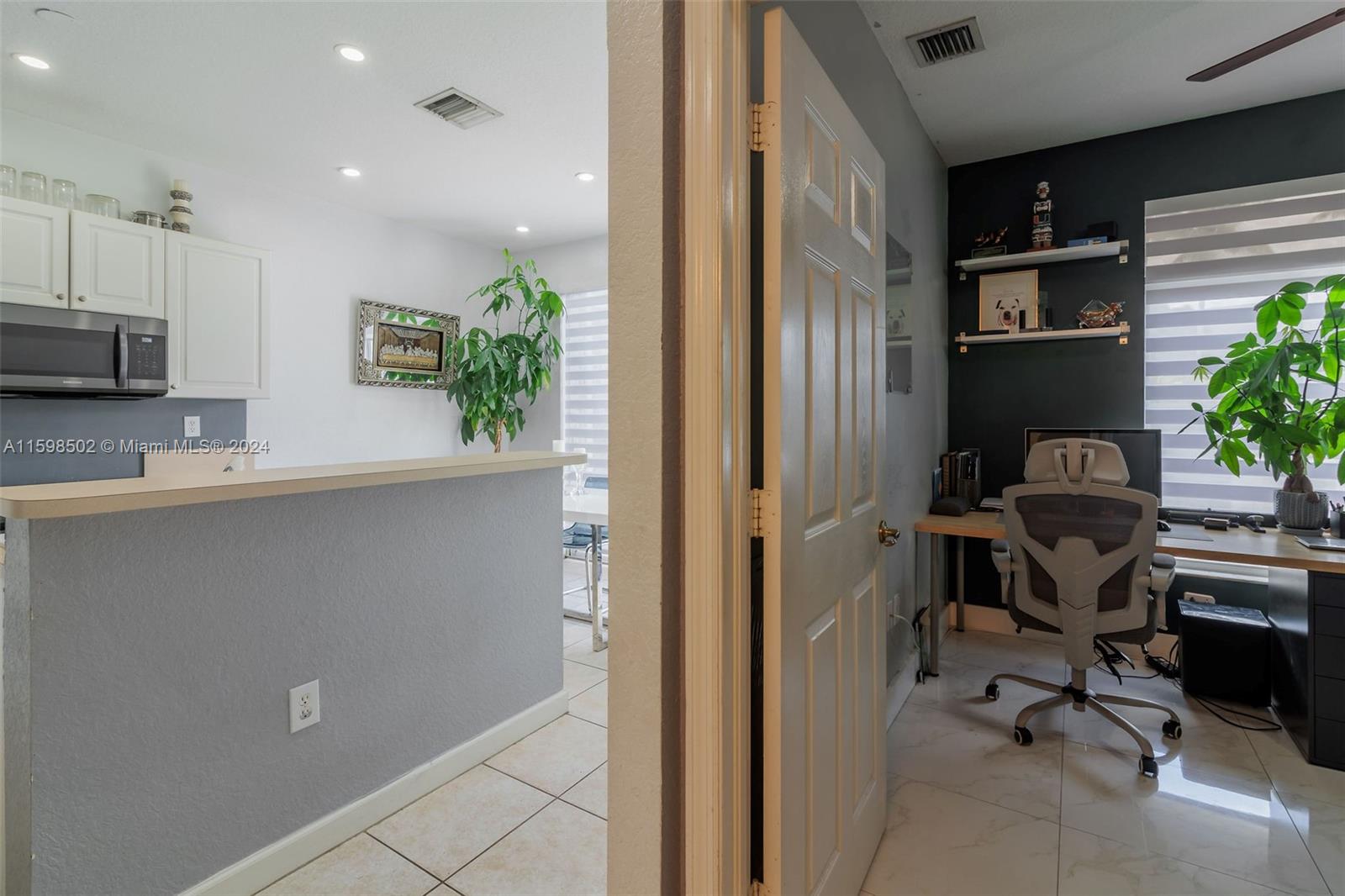 DORAL NORTHEAST TOWNHOMES - Residential