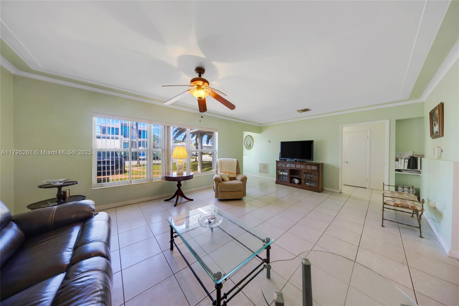 640 N Shore Dr