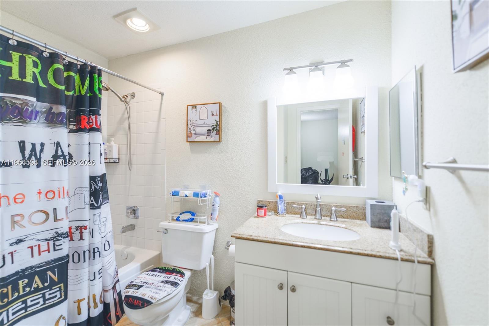 SAVANNAH AT RIVERSIDE CON - Residential