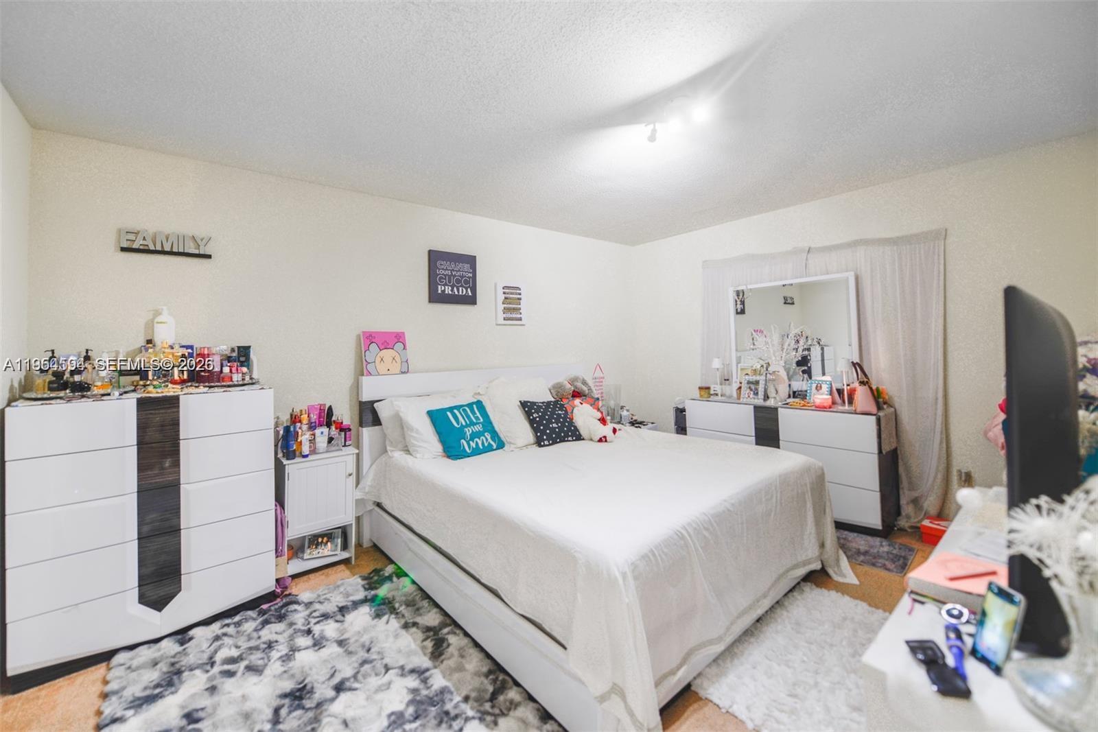 SAVANNAH AT RIVERSIDE CON - Residential