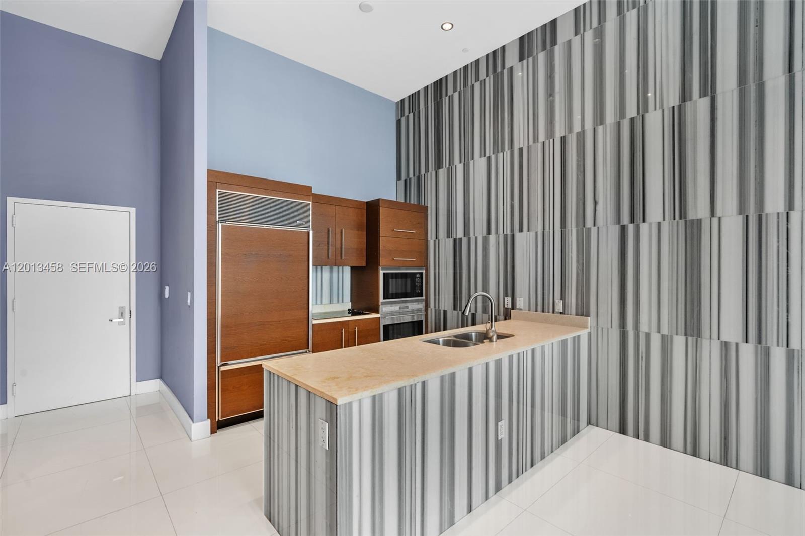 475 Brickell Ave 2812